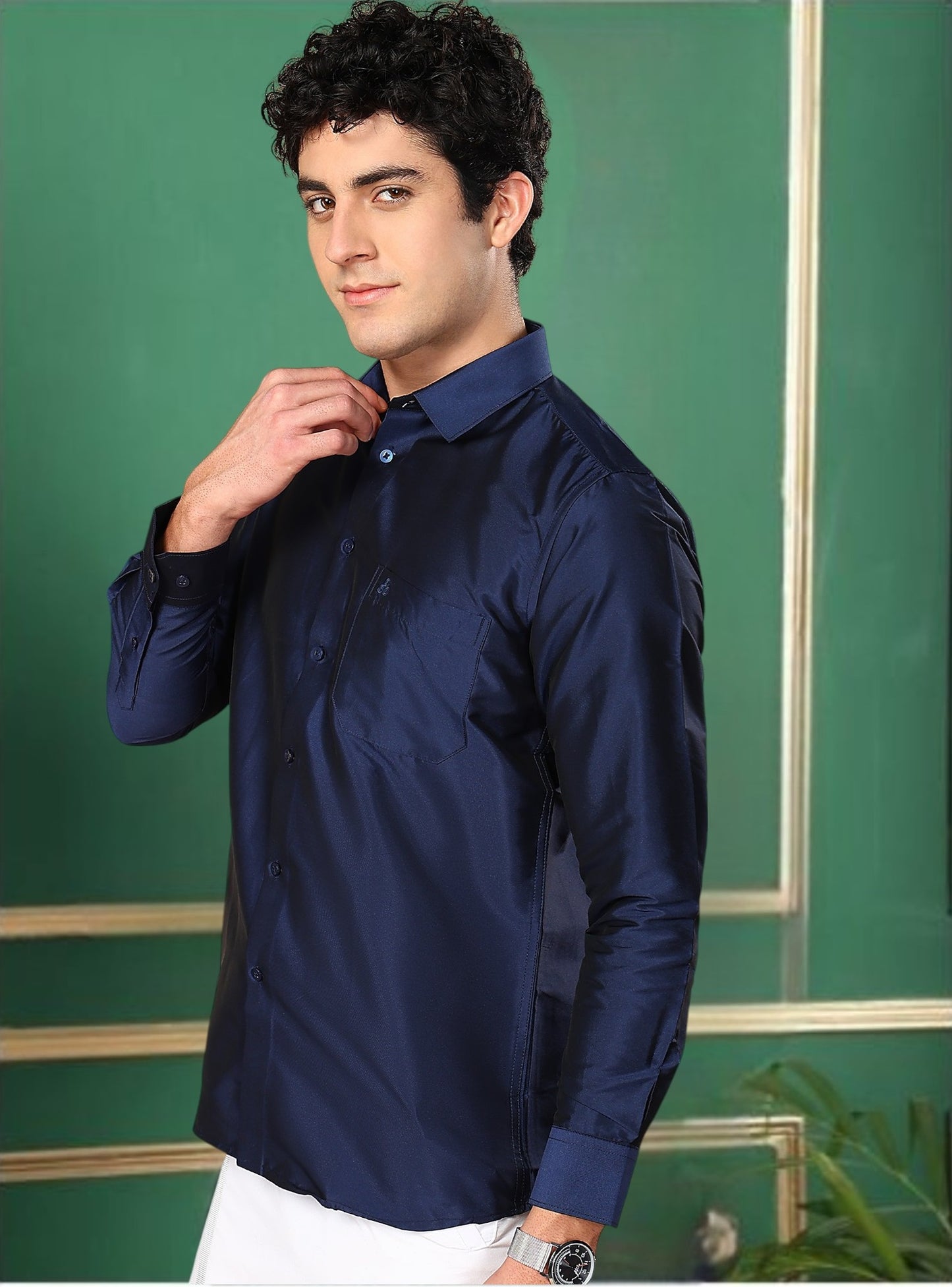 Tattva Mens Navy Blue Solid Shirt