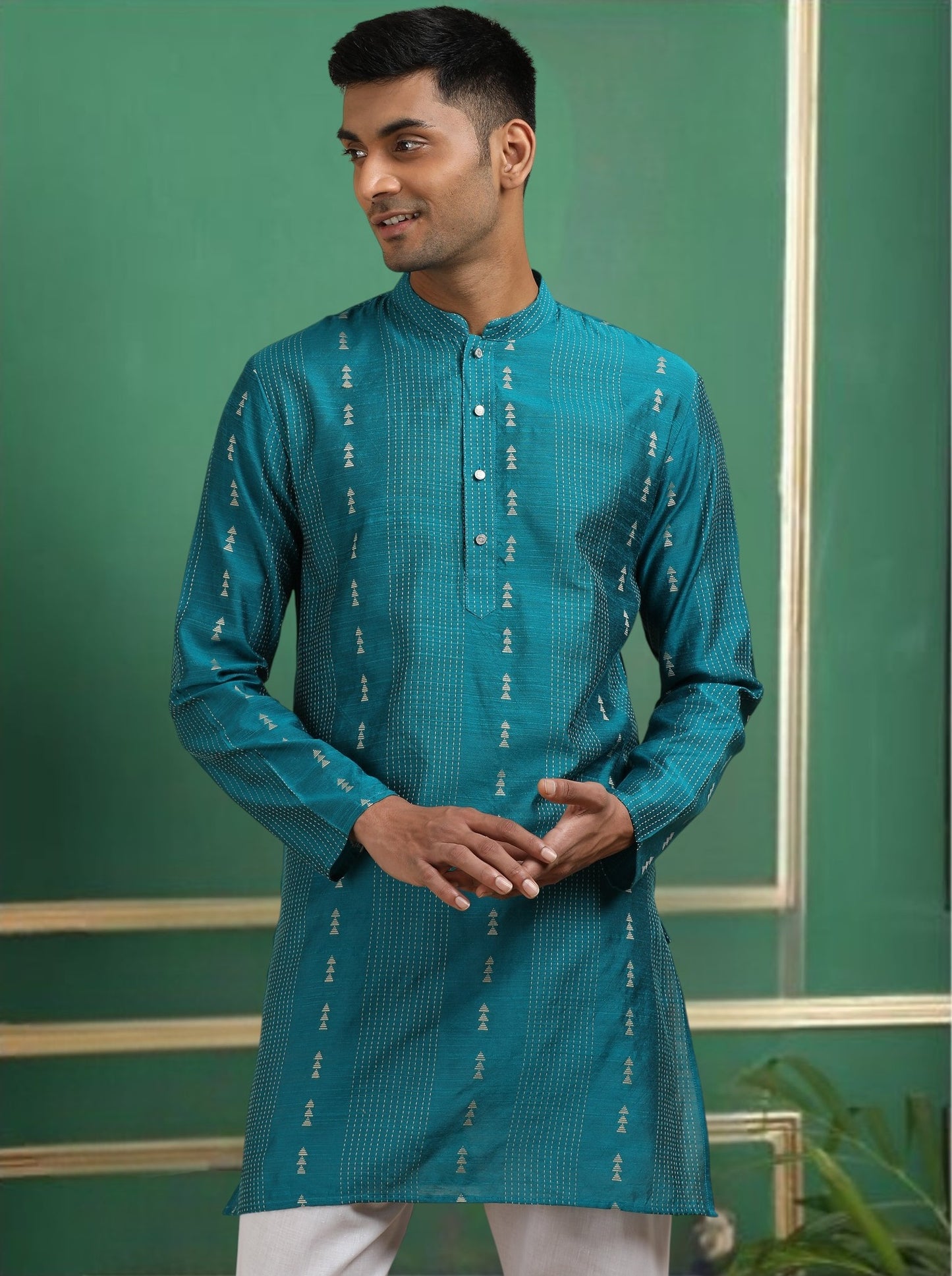Tattva Blue Toned Threadwork Short Kurta