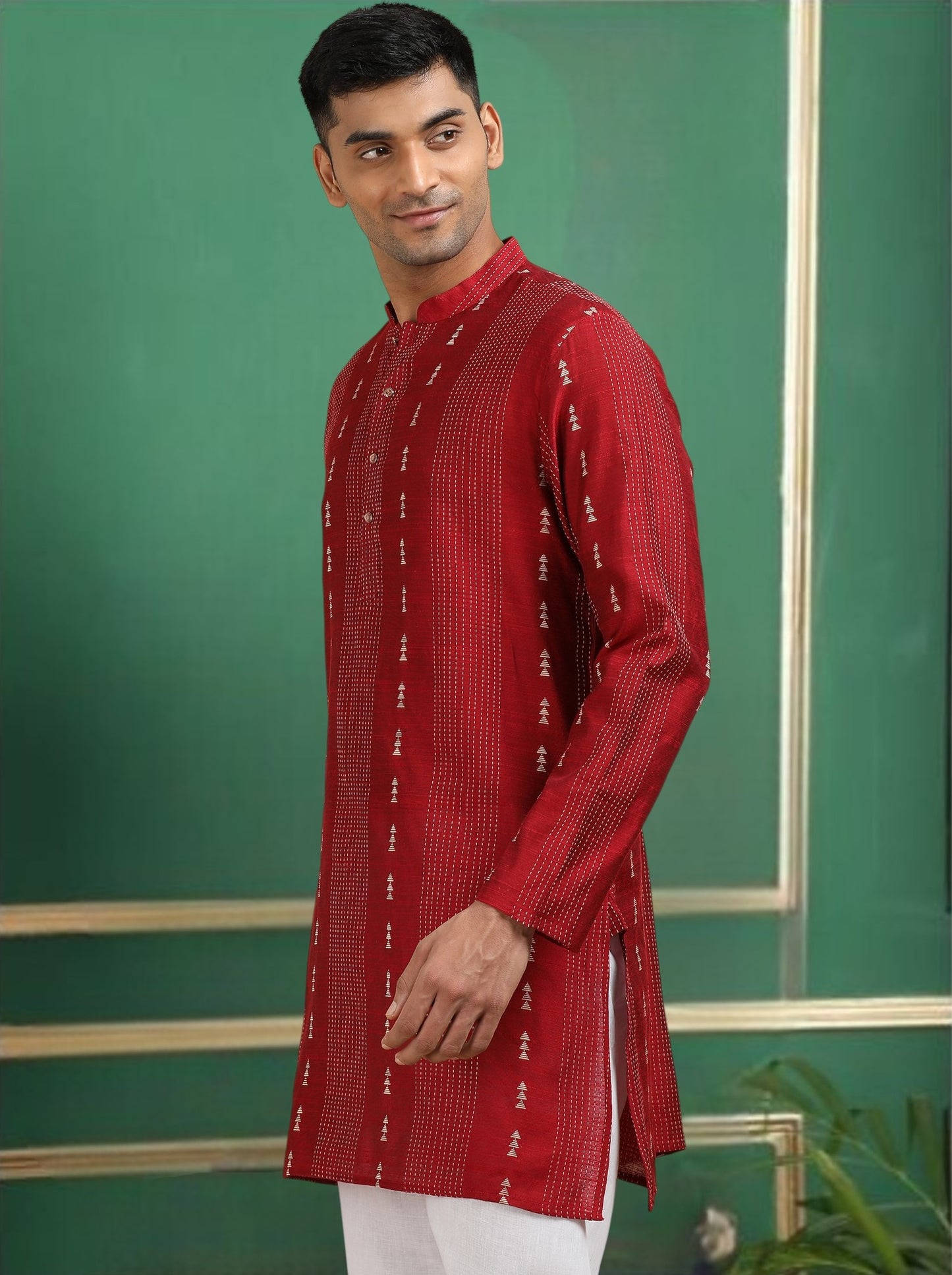 Tattva Red Toned Threadwork Short Kurta