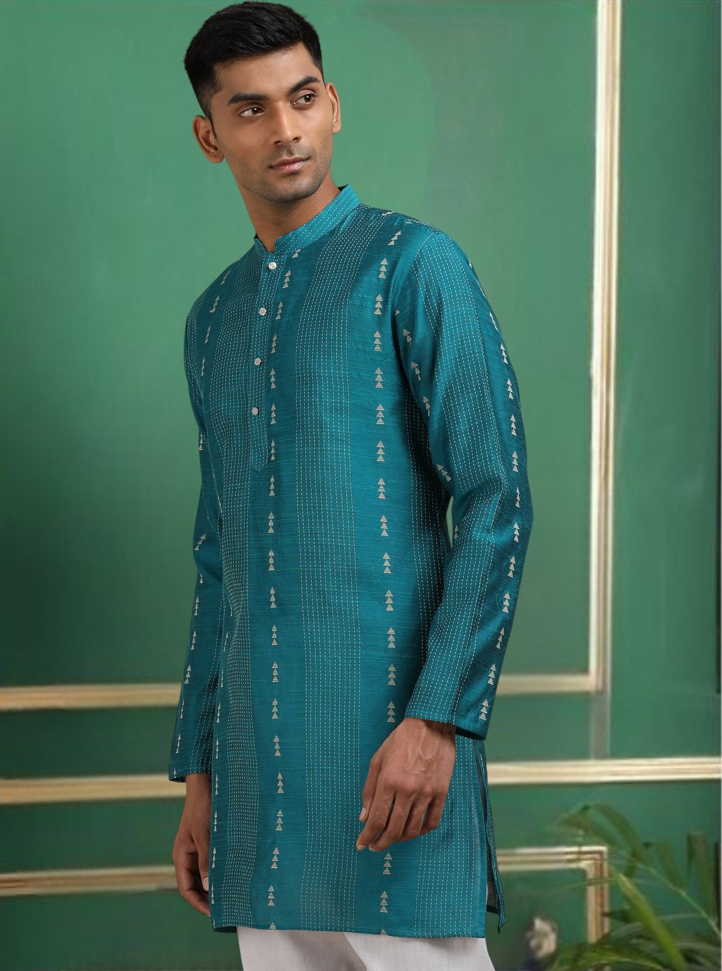 Tattva Blue Toned Threadwork Short Kurta