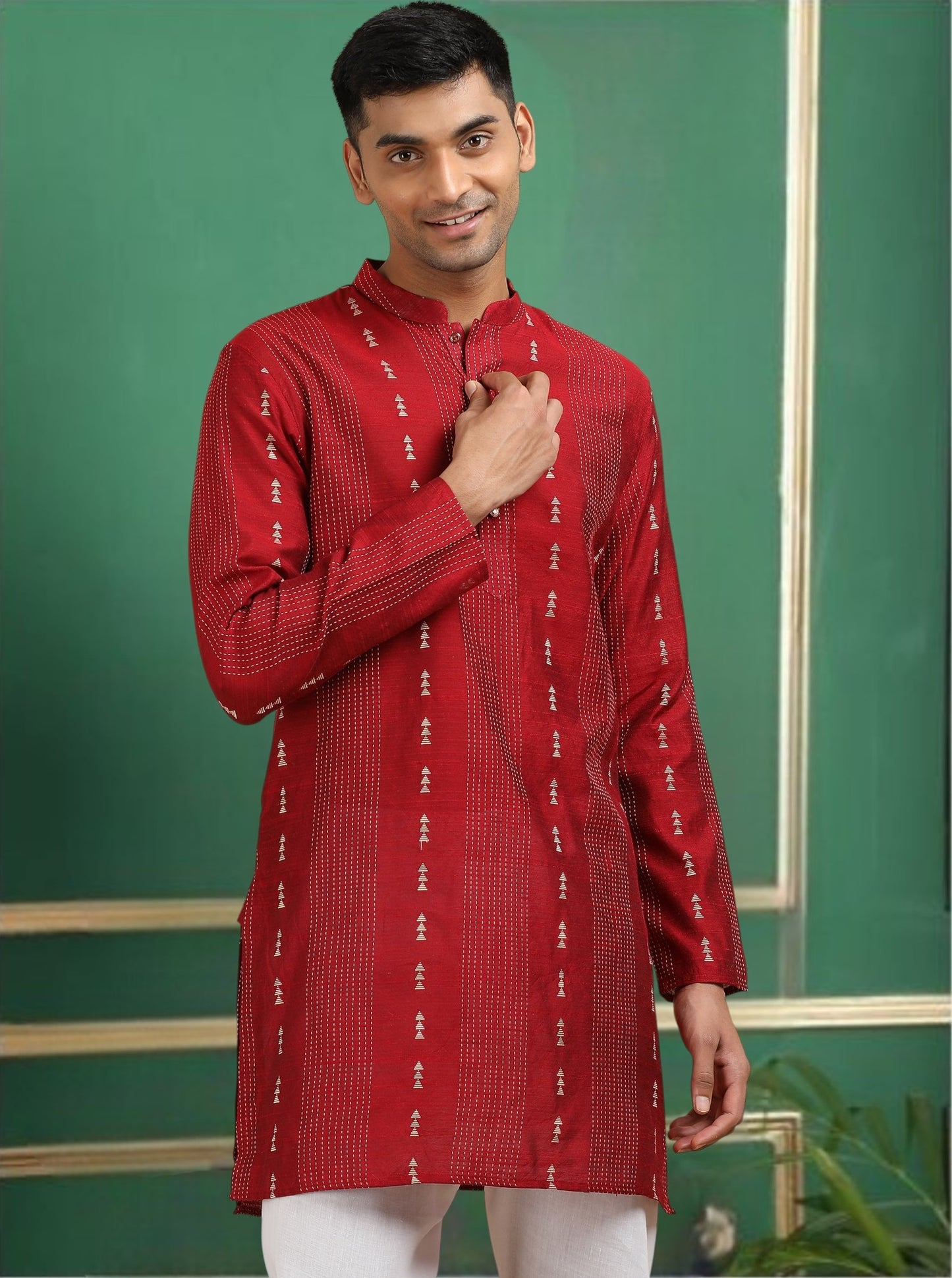 Tattva Red Toned Threadwork Short Kurta