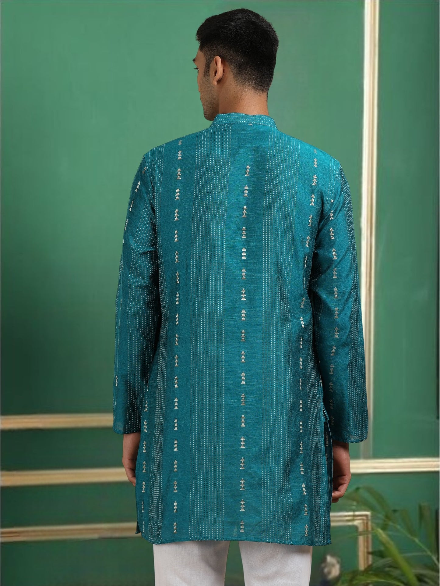 Tattva Blue Toned Threadwork Short Kurta