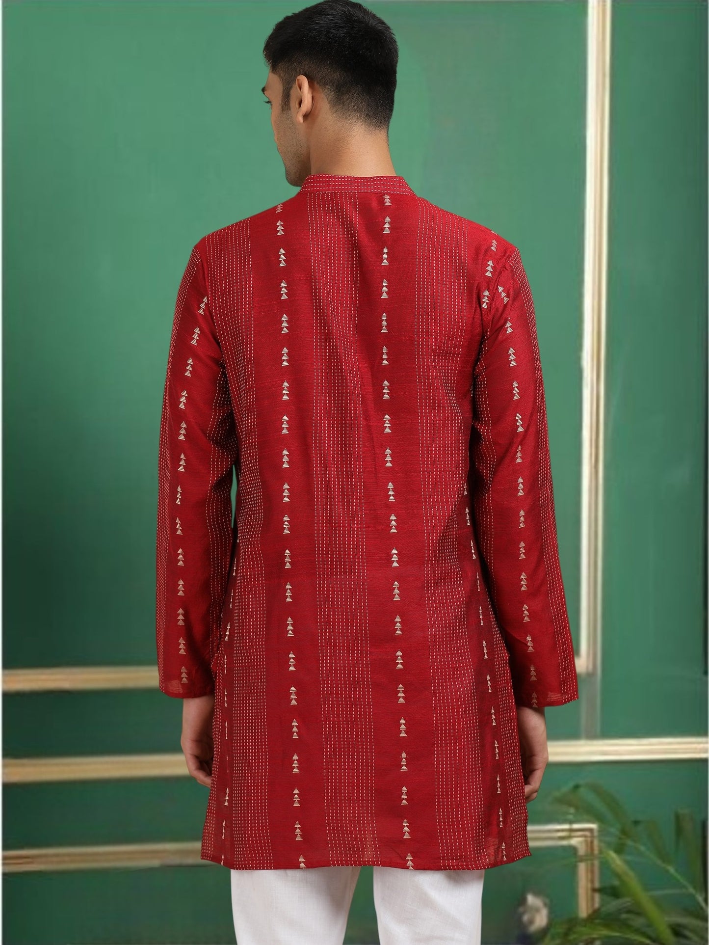 Tattva Red Toned Threadwork Short Kurta