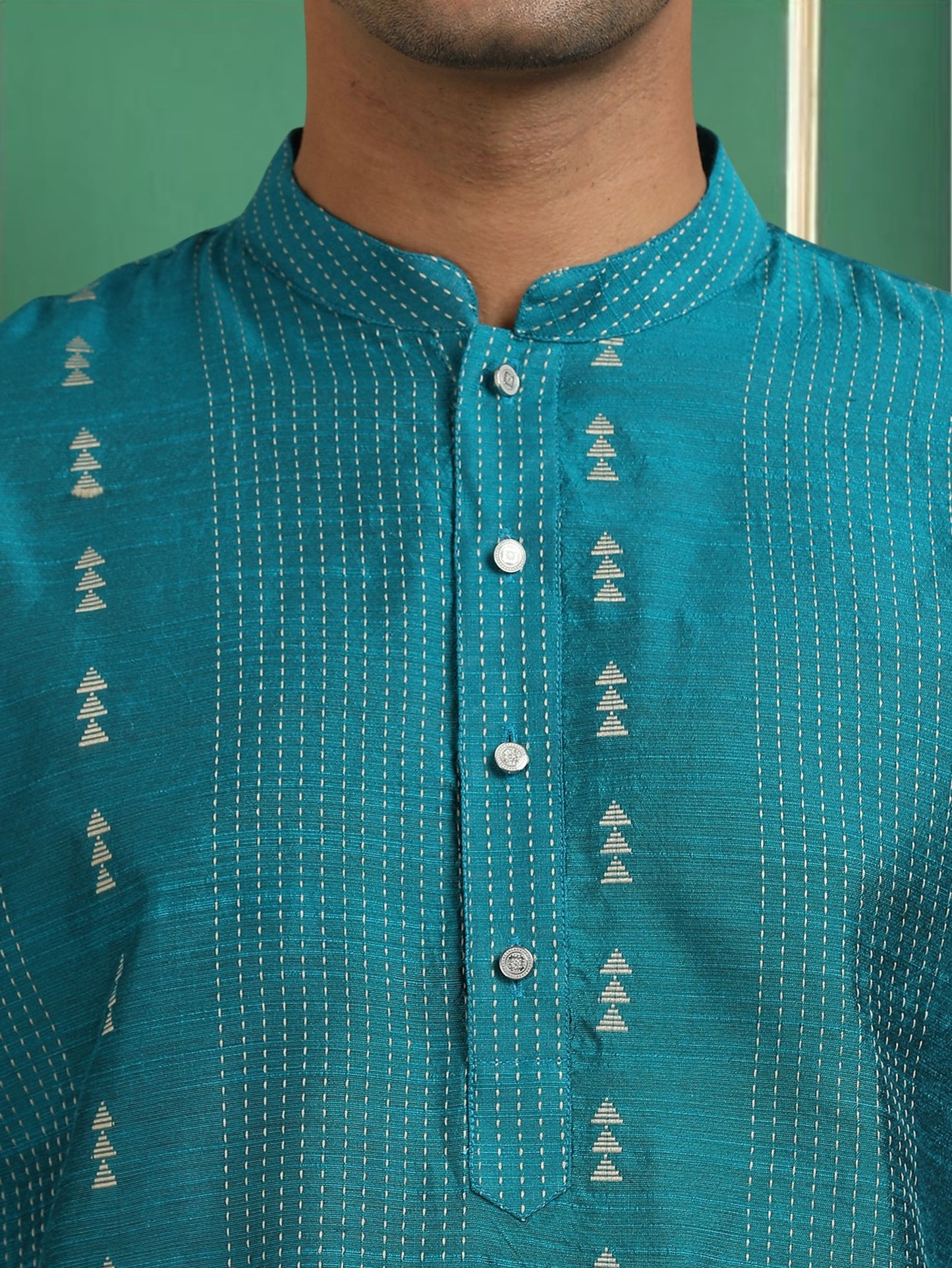 Tattva Blue Toned Threadwork Short Kurta
