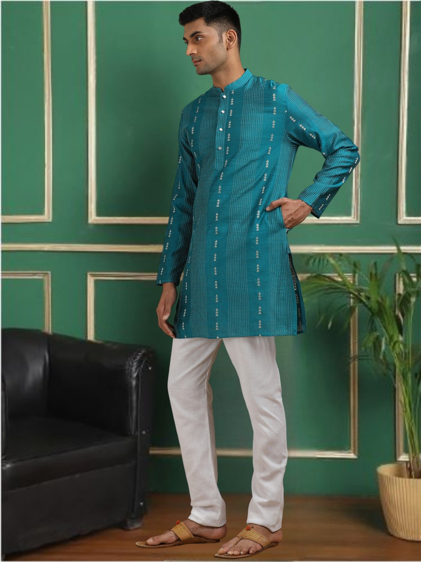 Tattva Blue Toned Threadwork Short Kurta
