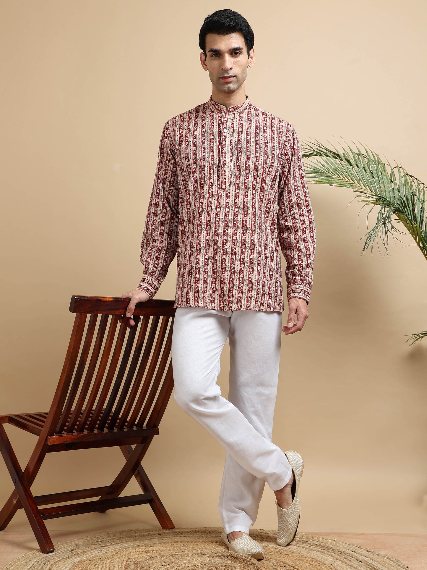 Tattva Men Floral Printed Woven Thread Super Short Kurta