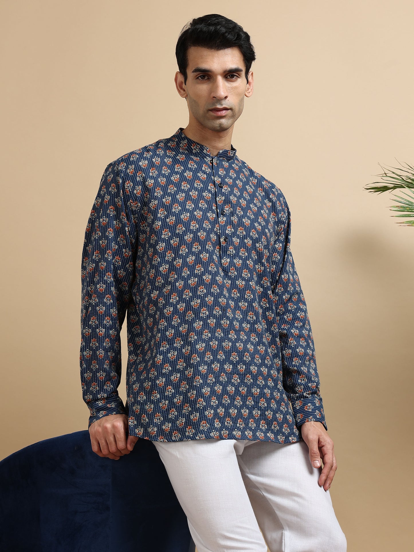 Tattva Men Floral Printed Woven Thread Super Short Kurta