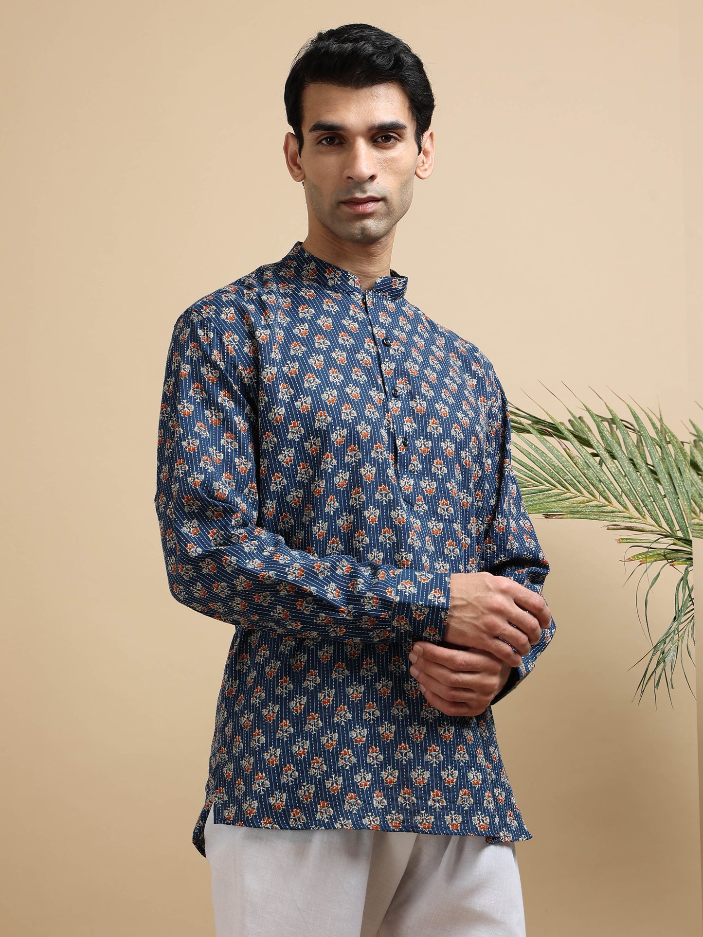 Tattva Men Floral Printed Woven Thread Super Short Kurta