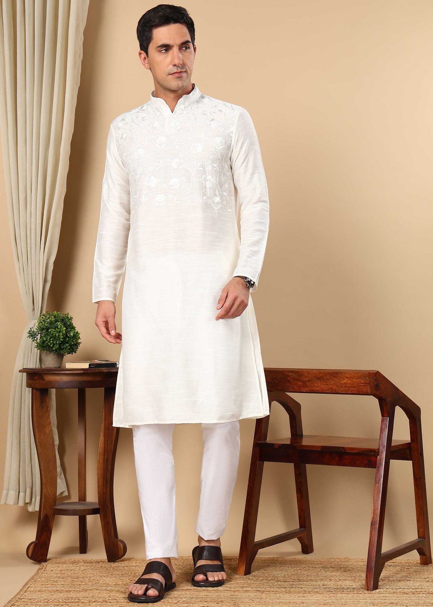 Tattva Men Embroidered Short Casual Kurta