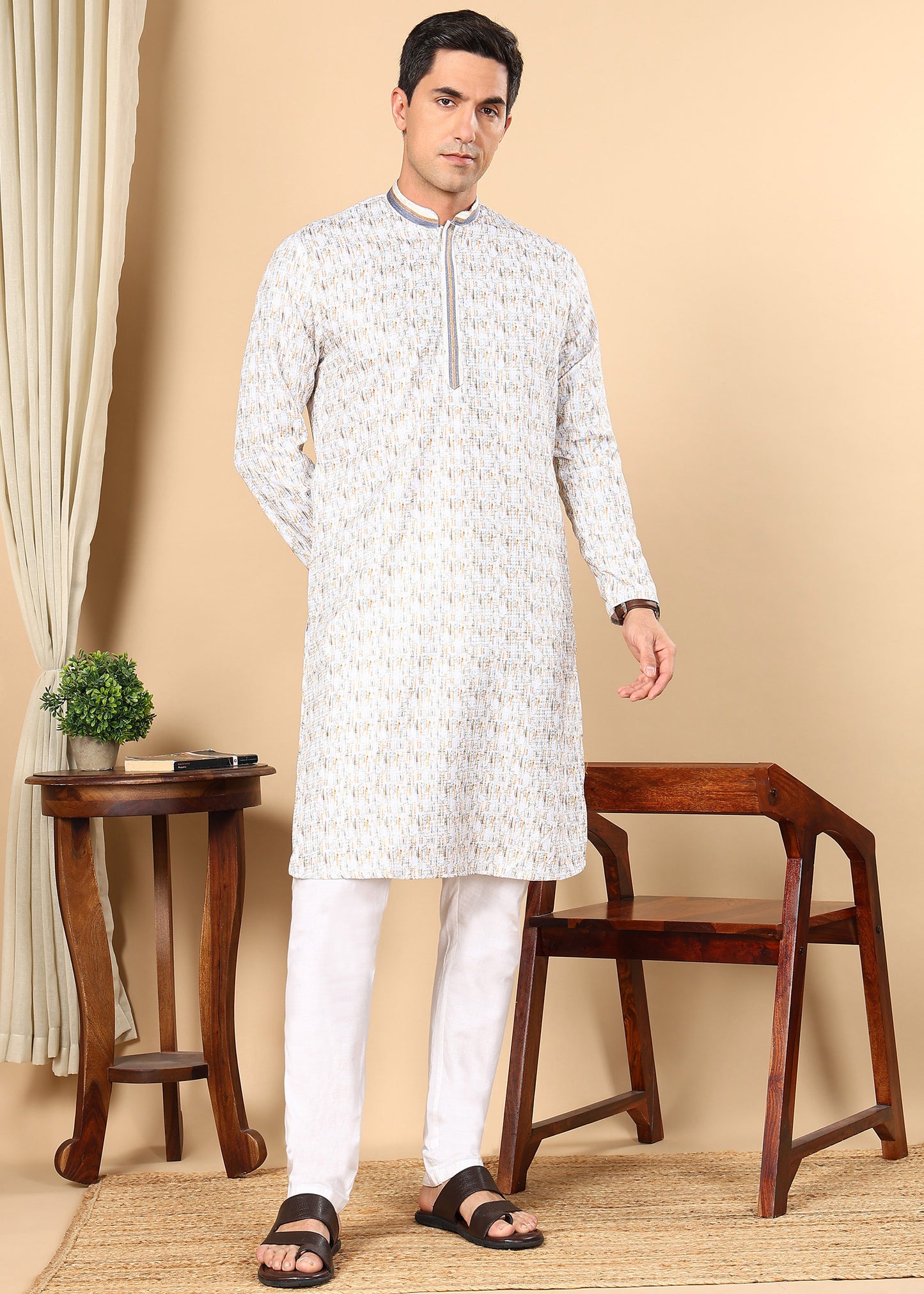 Tattva Men's Embroidered Thread Work Sequinned Kurta