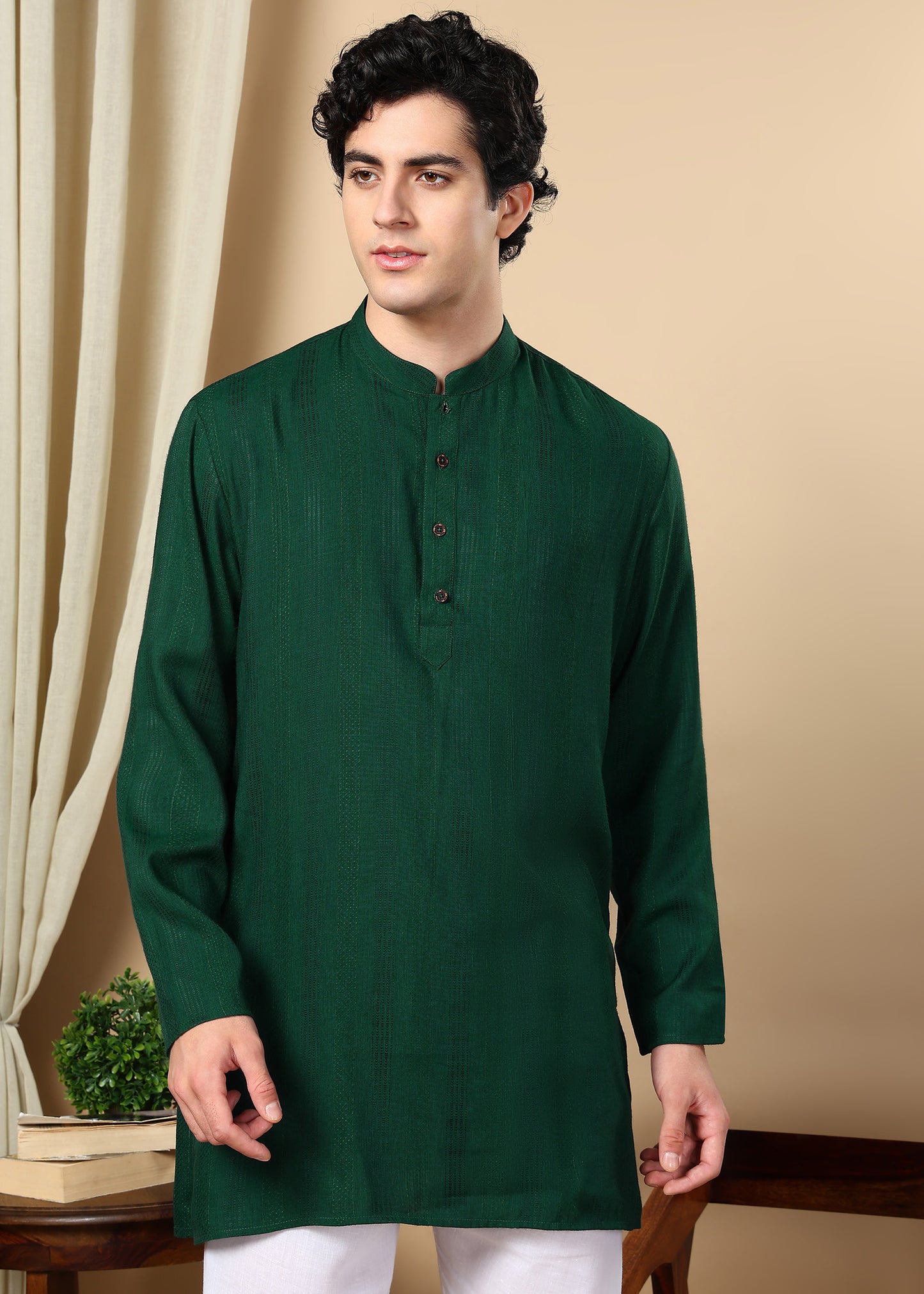 Tattva Men Thread Work Kurta