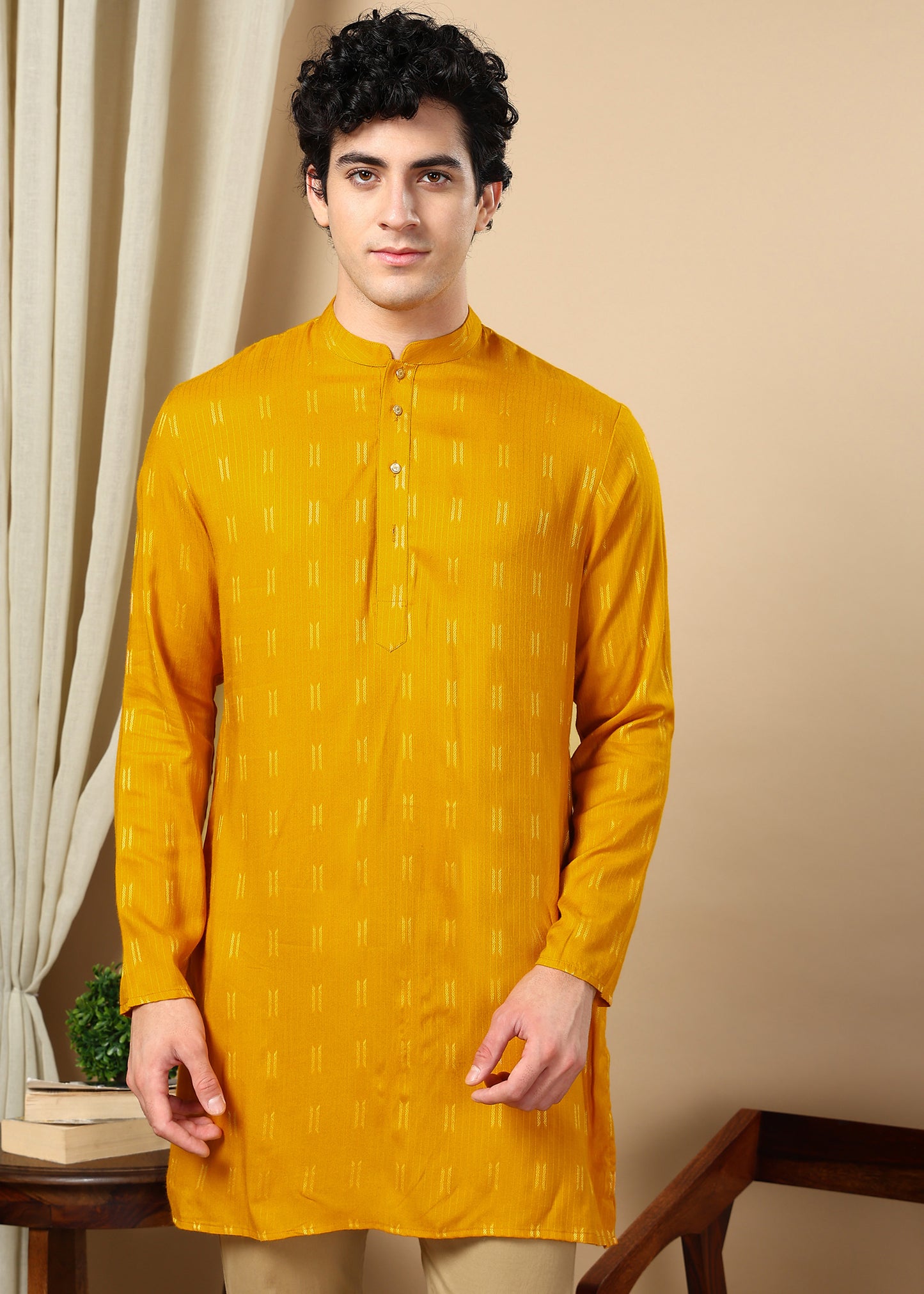 Tattva Men Thread Work Kurta