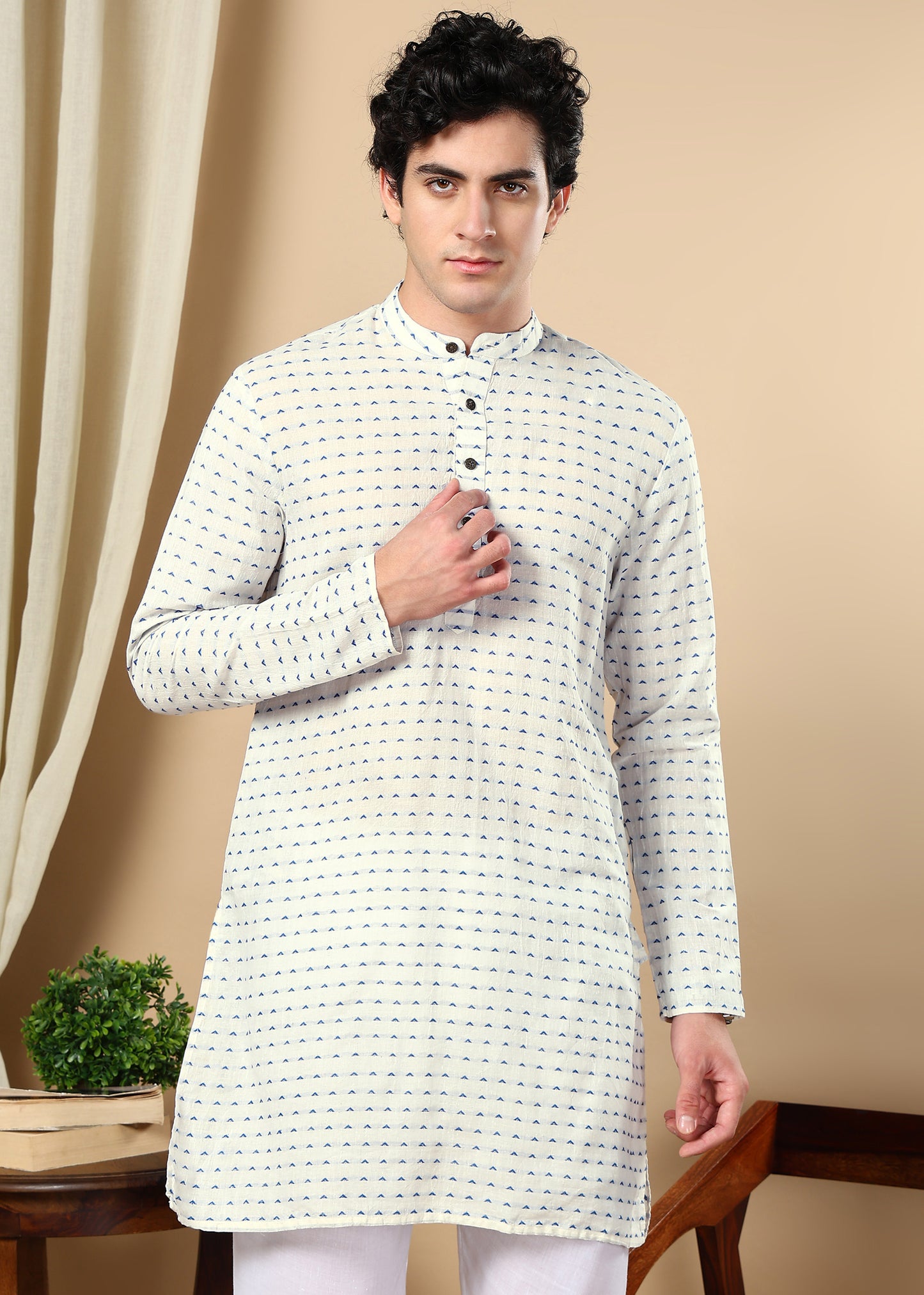 Tattva Men Thread Work Kurta