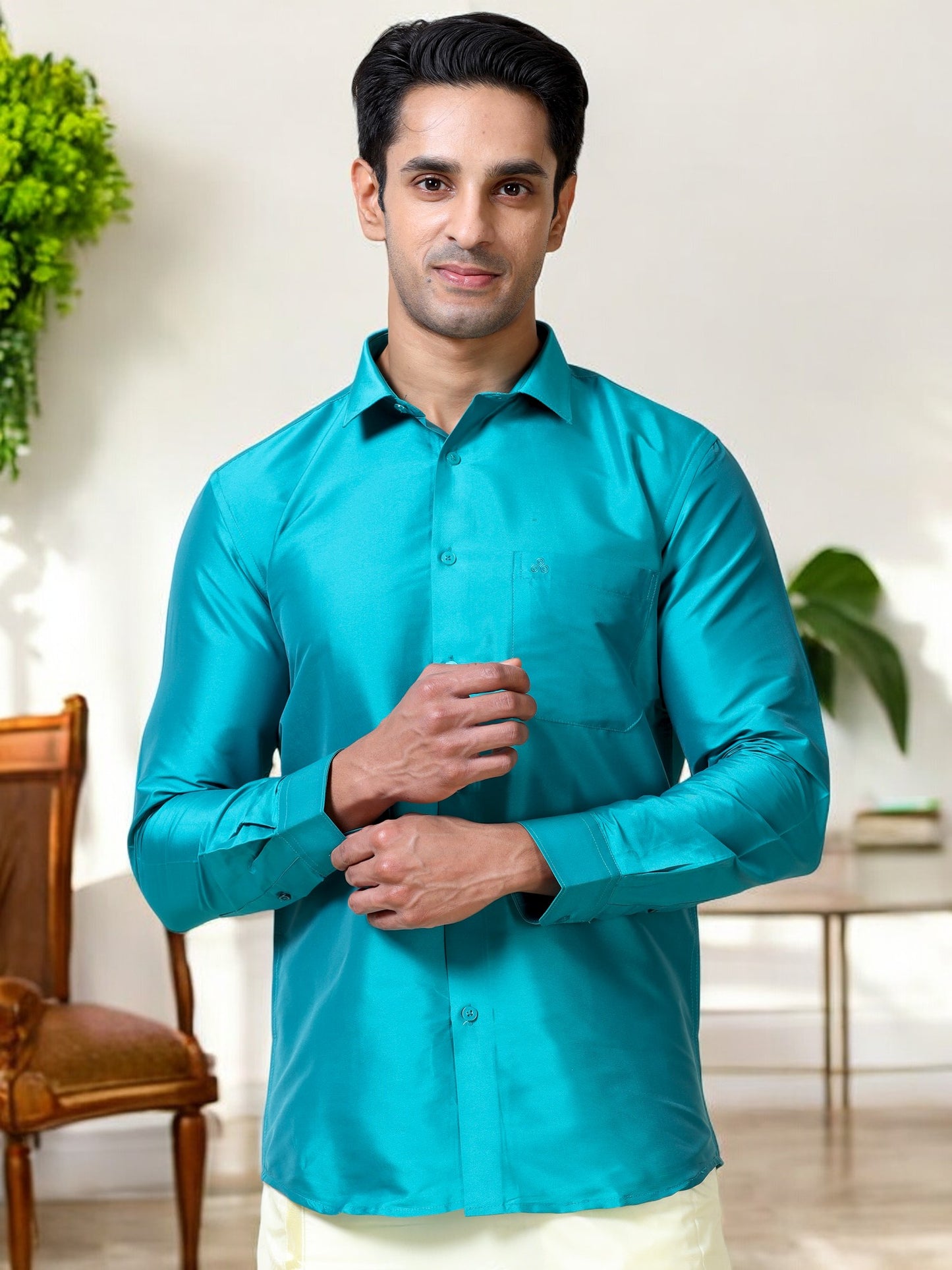 Tattva Men Slim Fit Solid Cut Away Collar Casual Shirt