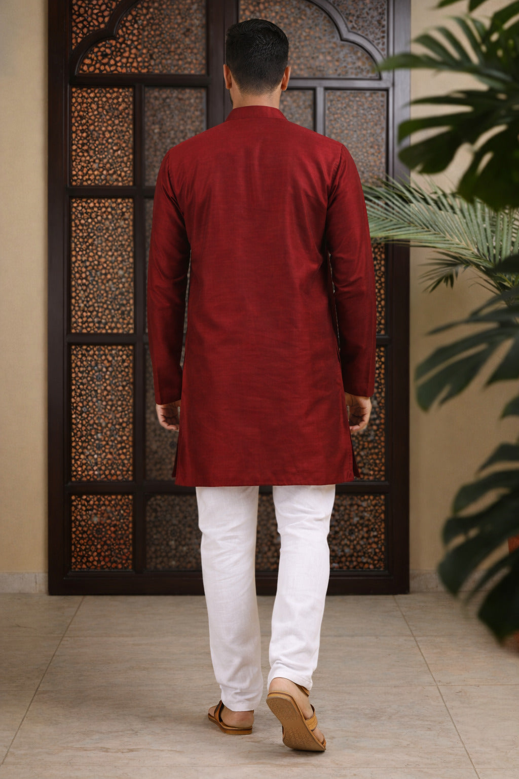 Tattva Men Solid Pure Cotton Short Kurta with Mandarin Collar