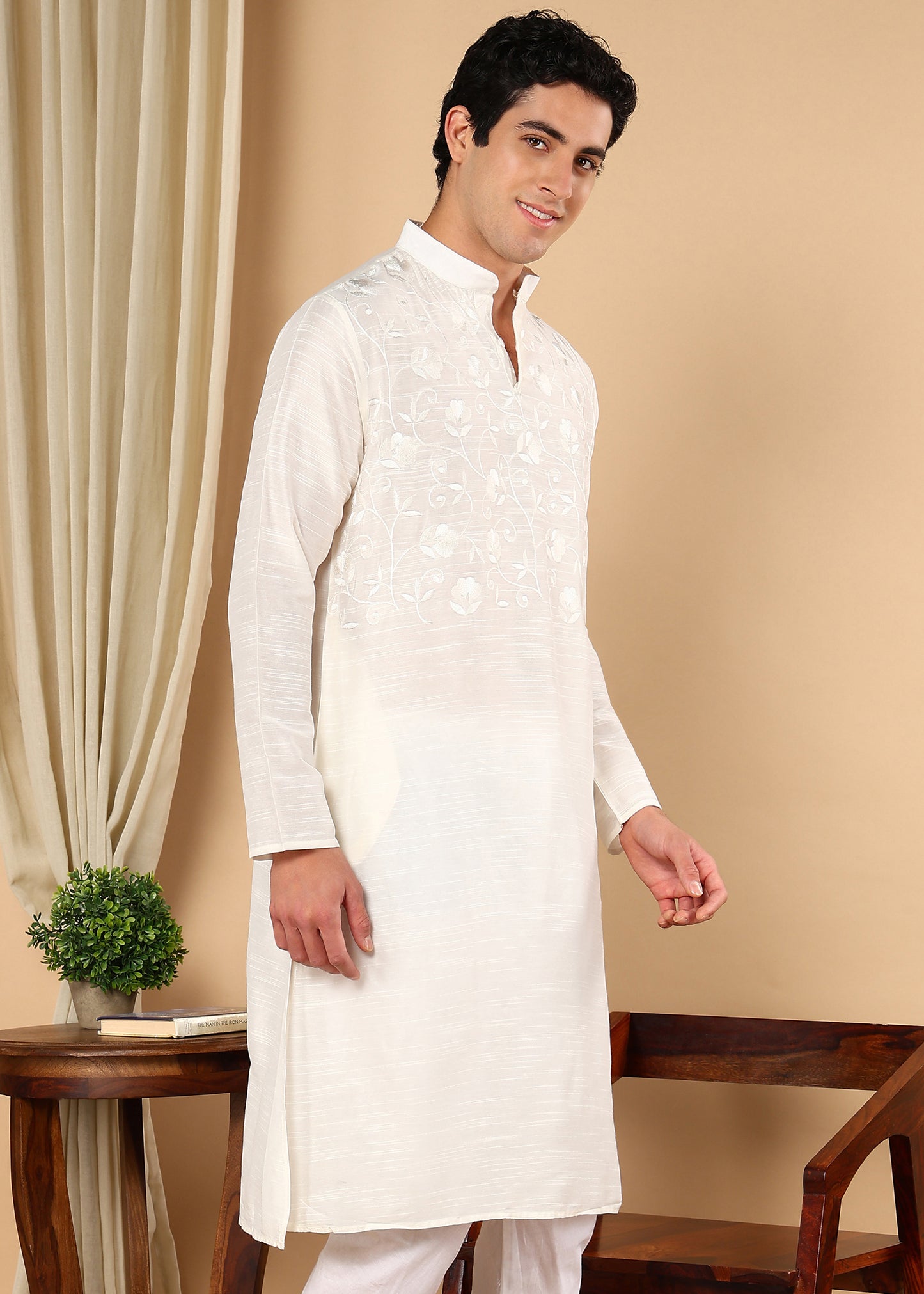 Tattva Men Embroidered Short Casual Kurta