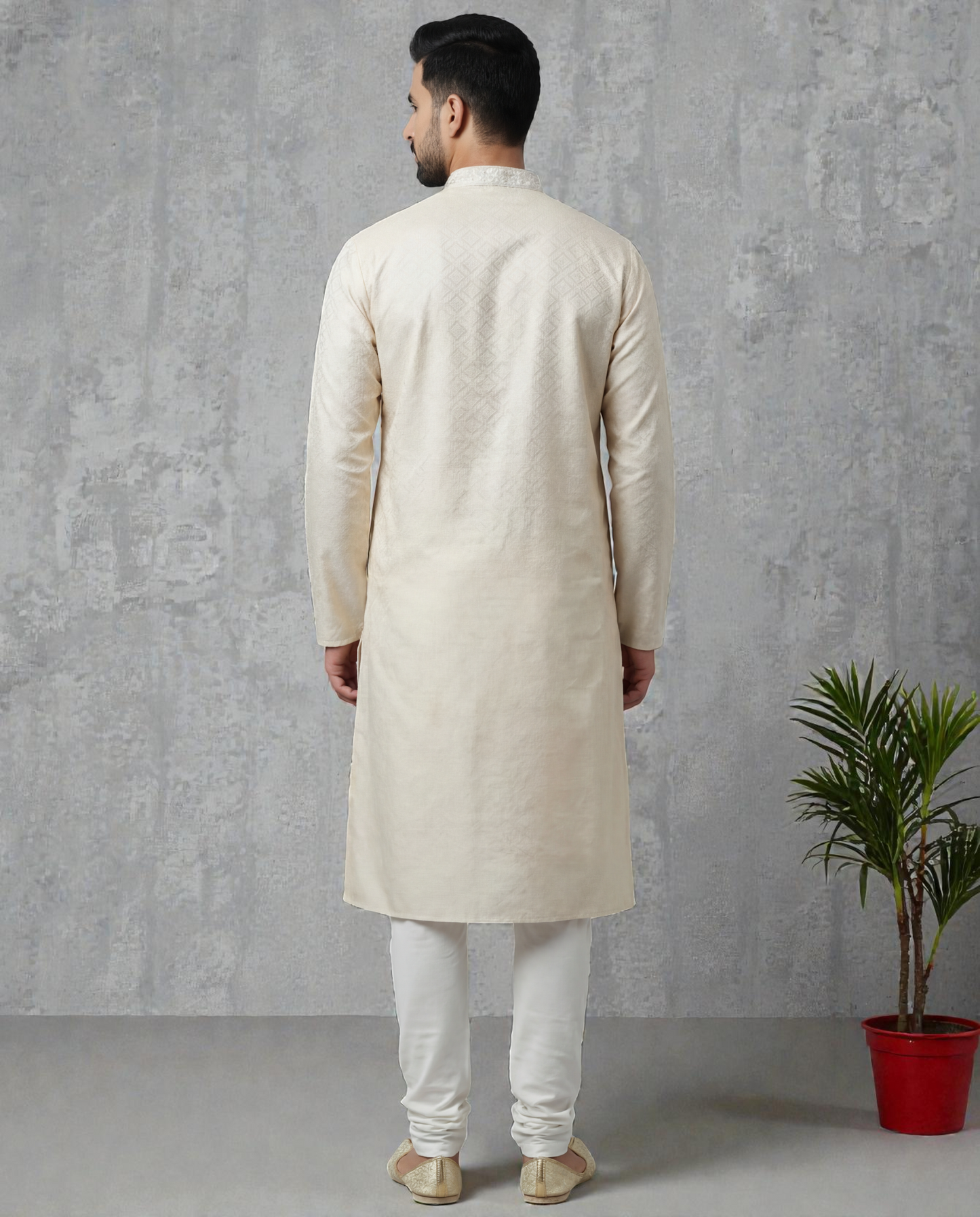 Tattva Men Regular Sequinned Kurta with Pyjamas