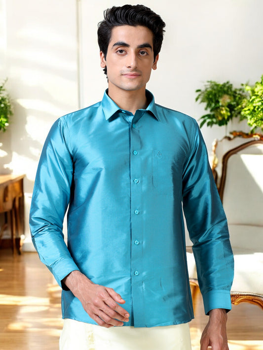 Tattva Men Slim Fit Solid Cut Away Collar Casual Shirt