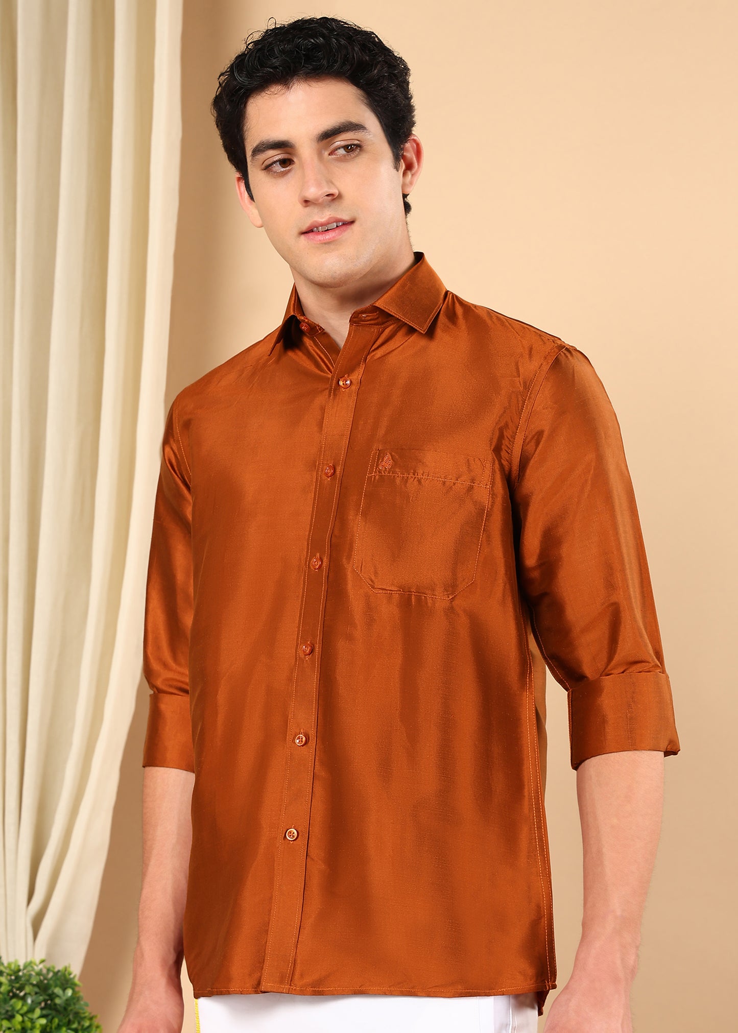 Tattva Men Copper Red Toned Pure Silk Solid Opaque Shirt