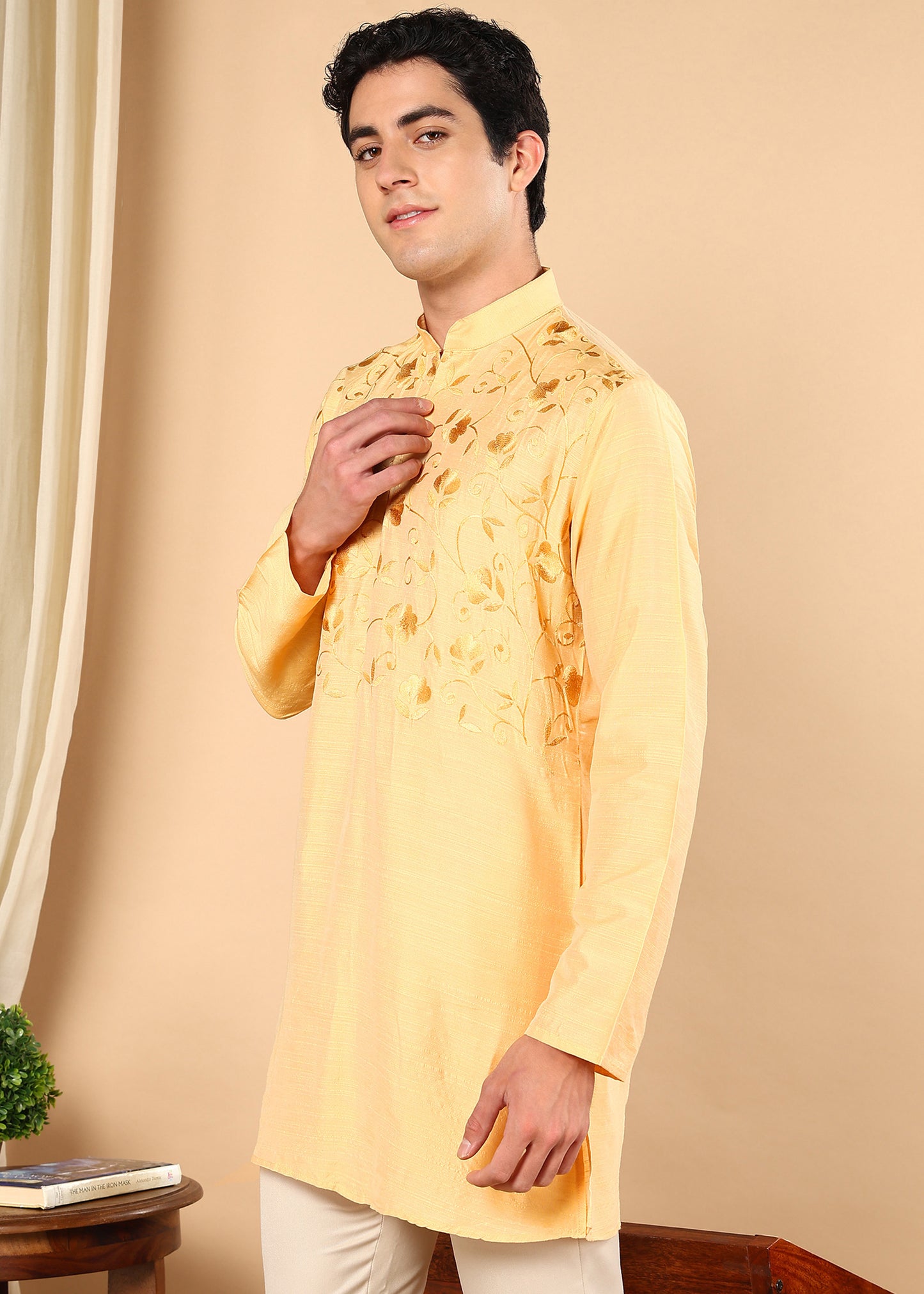 Tattva Men Embroidered Short Casual Kurta