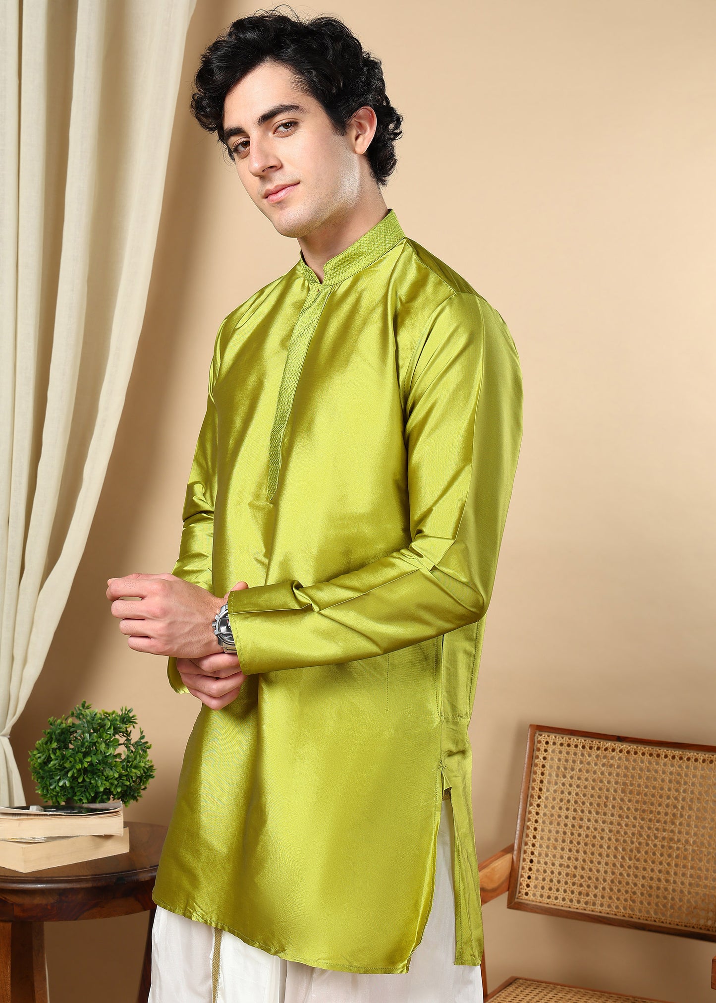 Tattva Men Green Solid Kurta