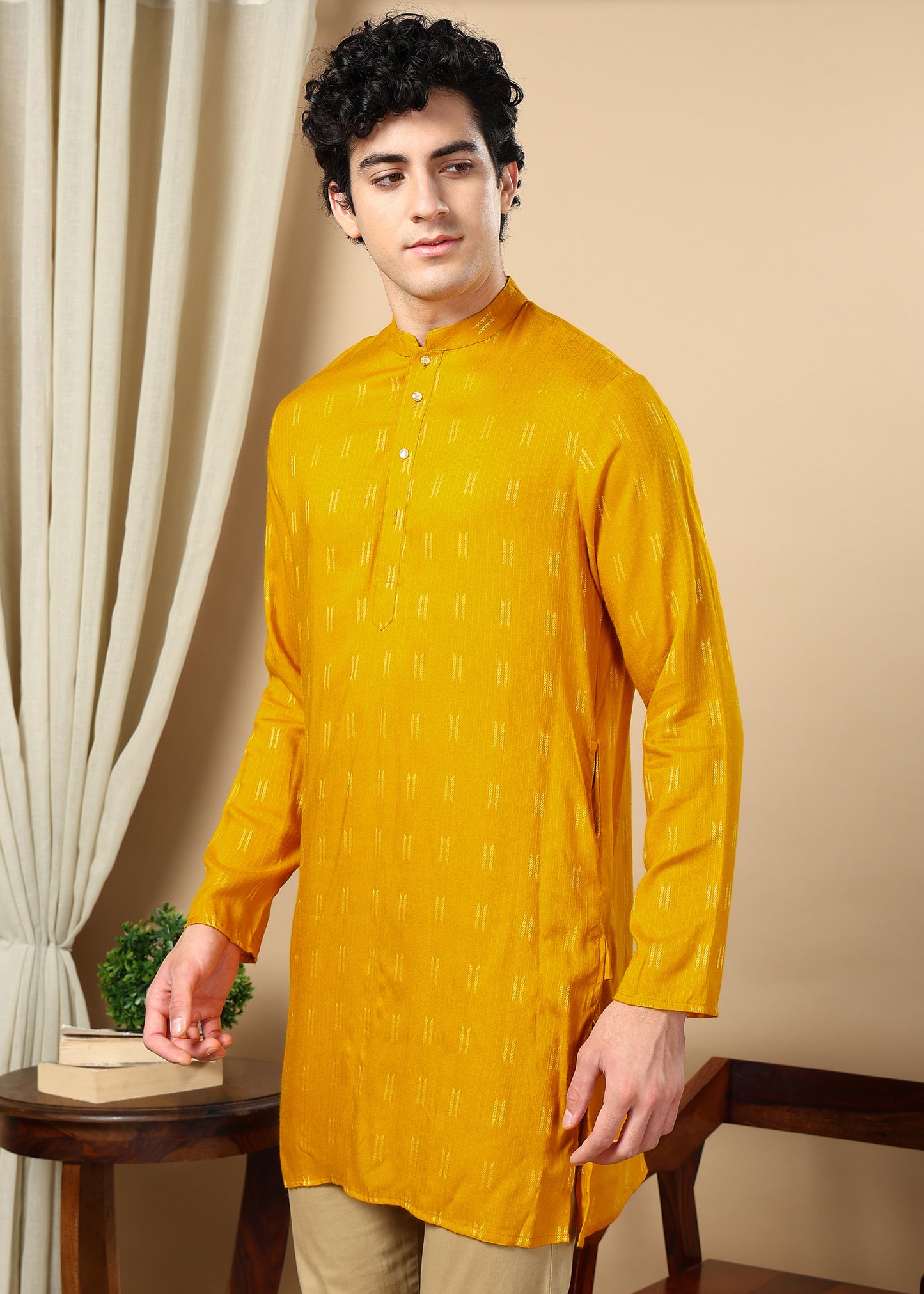 Tattva Men Thread Work Kurta