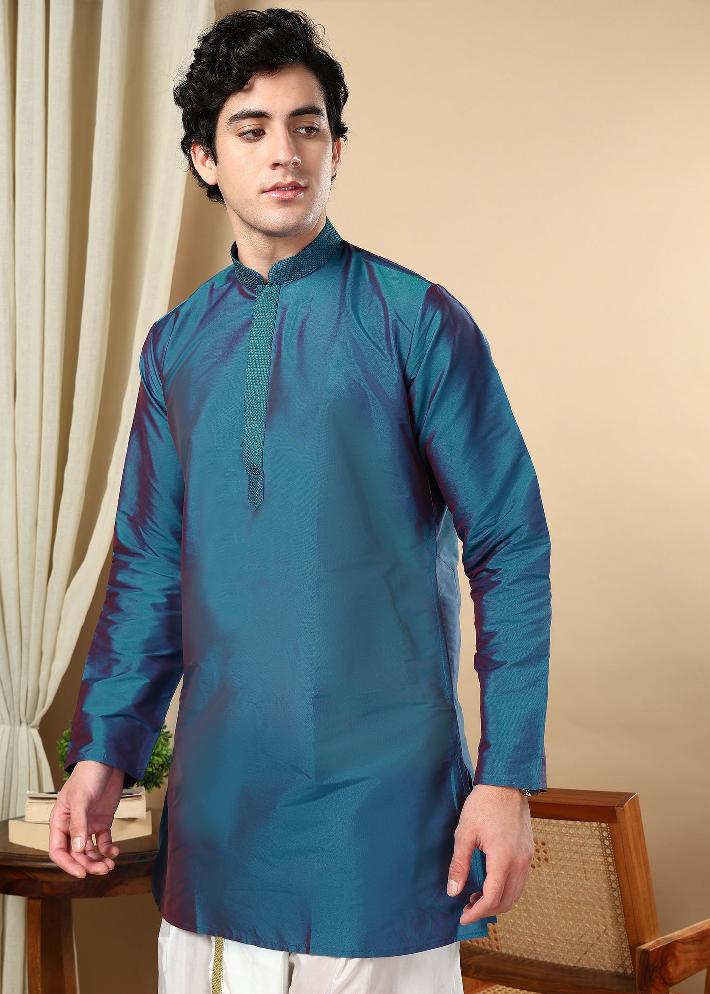 Tattva Men Blue Solid Short Kurta