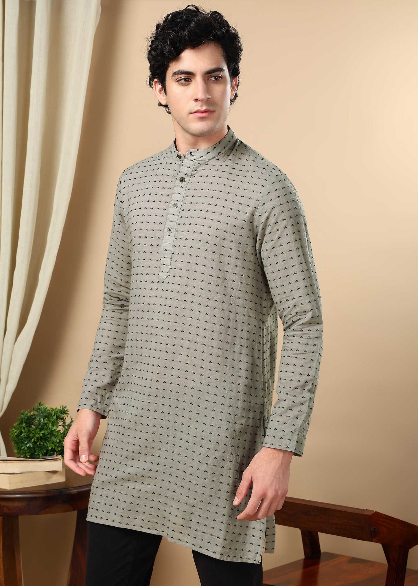 Tattva Men Thread Work Kurta