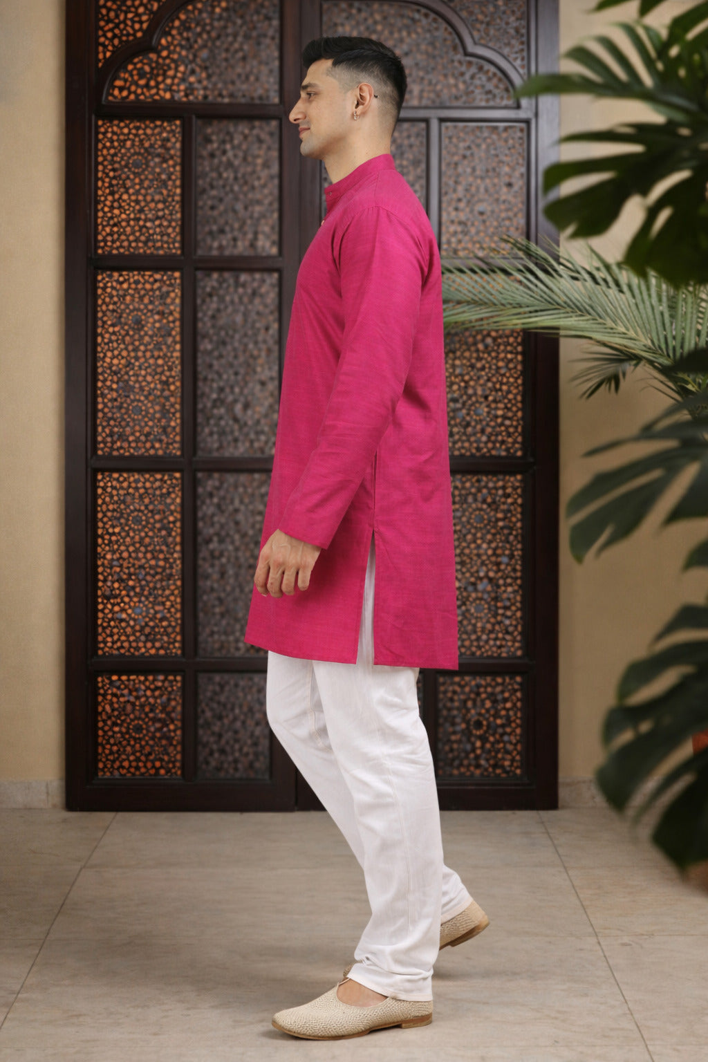 Tattva Men Solid Pure Cotton Short Kurta with Mandarin Collar