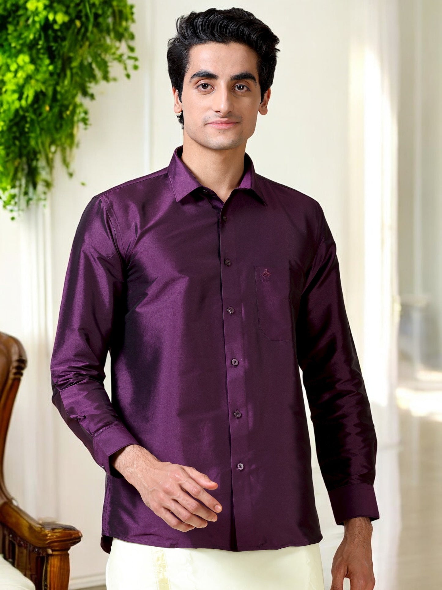 Tattva Men Slim Fit Solid Cut Away Collar Casual Shirt