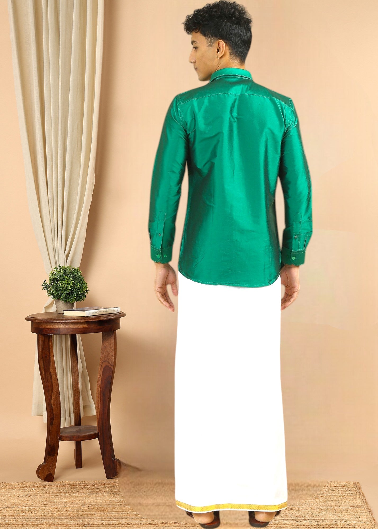 Tattva Men Classic Slim Fit Opaque Solid Casual Shirt