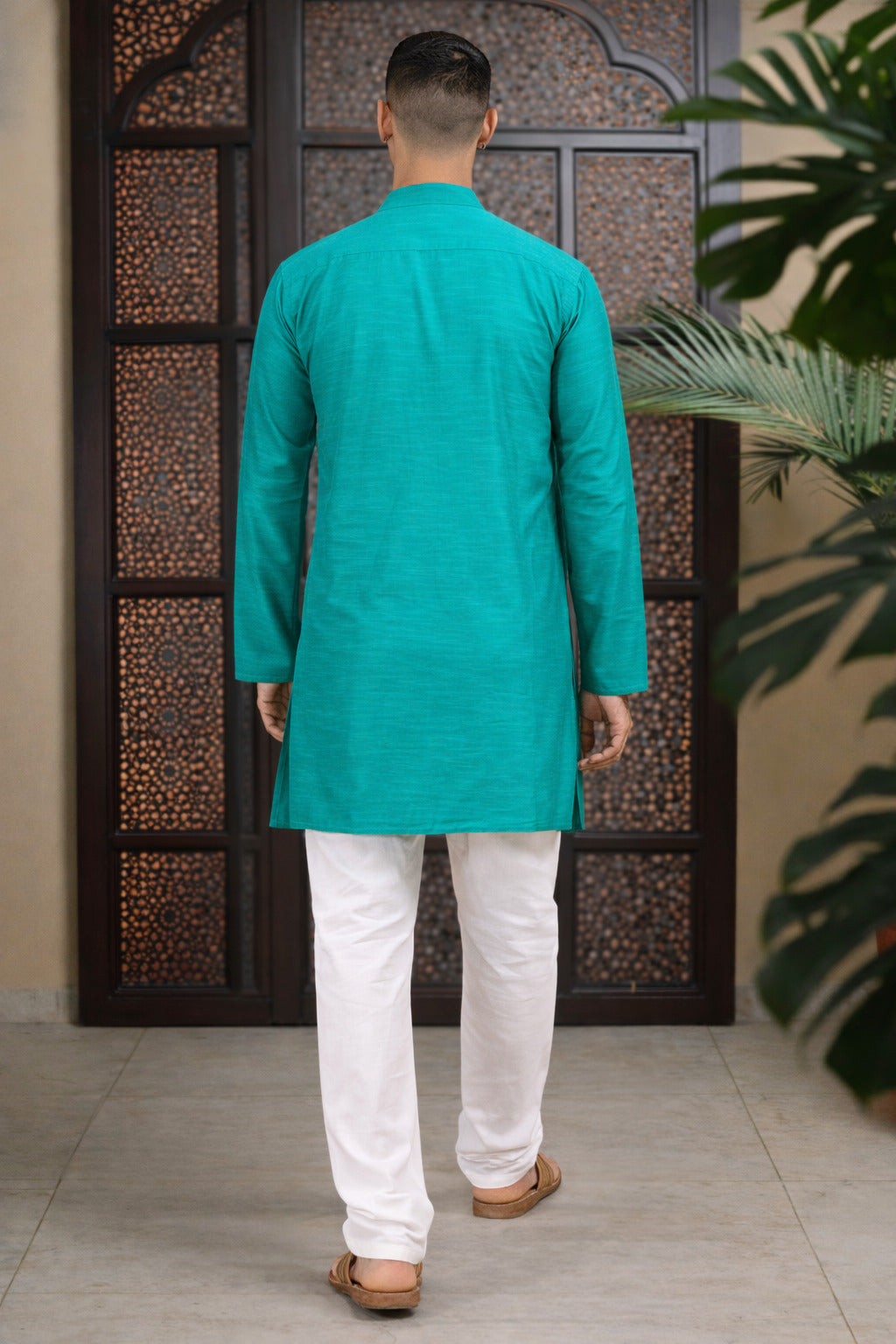 Tattva Men Solid Pure Cotton Short Kurta with Mandarin Collar