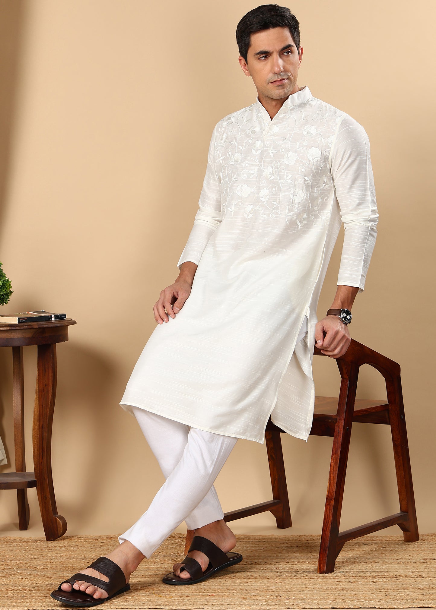 Tattva Men Embroidered Short Casual Kurta