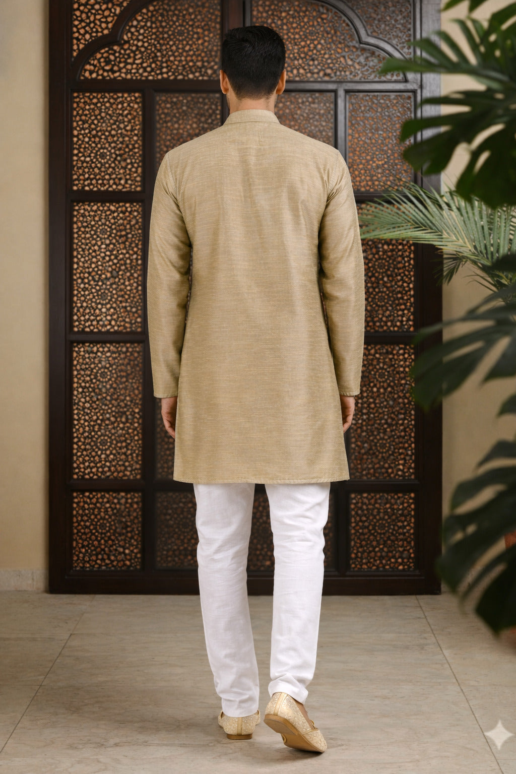 Tattva Men Solid Pure Cotton Short Kurta with Mandarin Collar