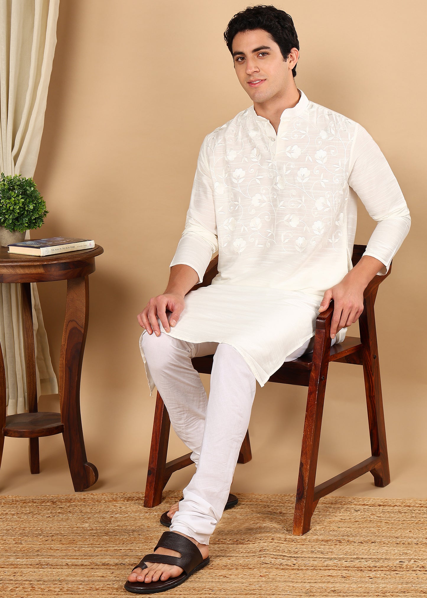 Tattva Men Embroidered Short Casual Kurta