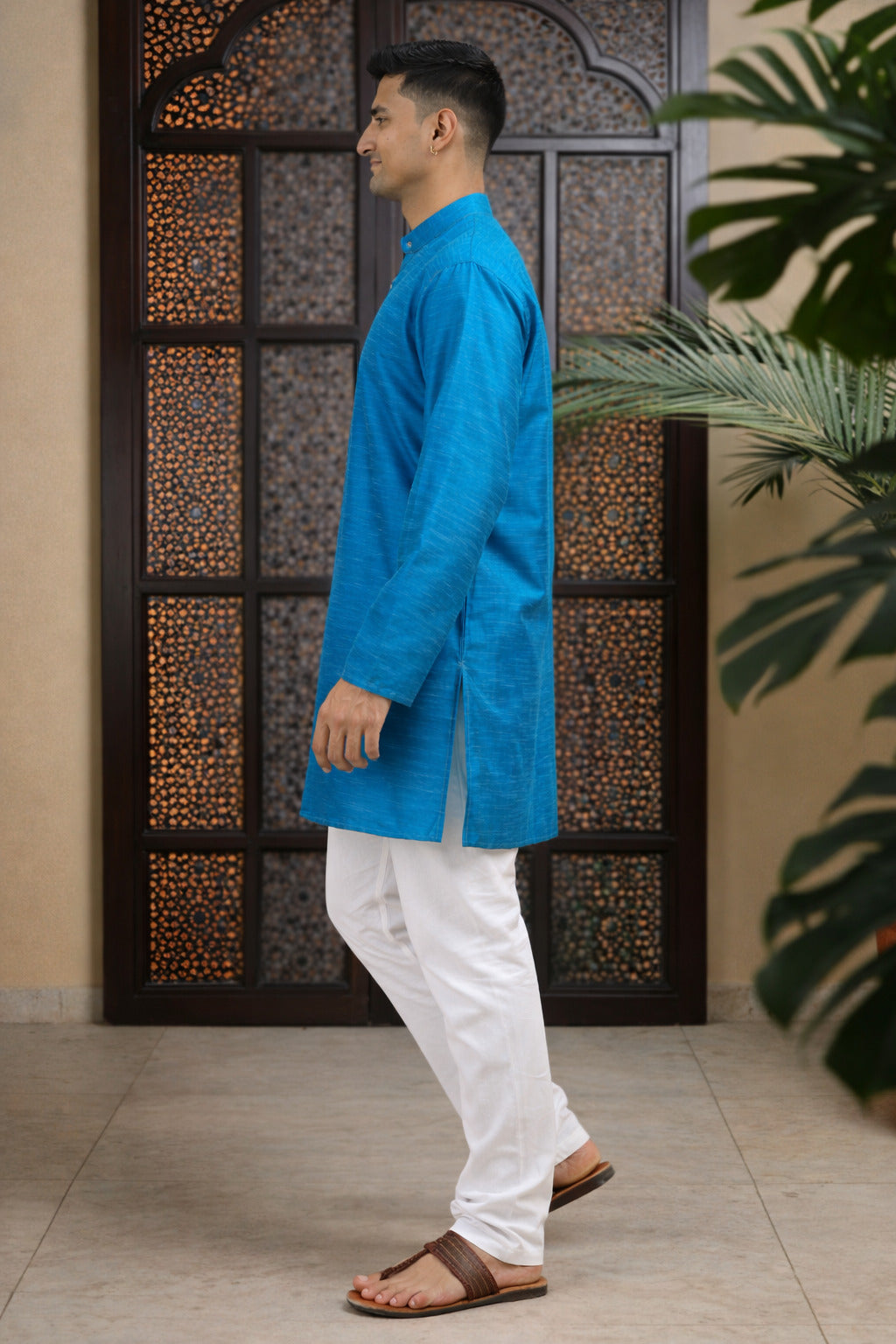 Tattva Men Solid Pure Cotton Short Kurta with Mandarin Collar