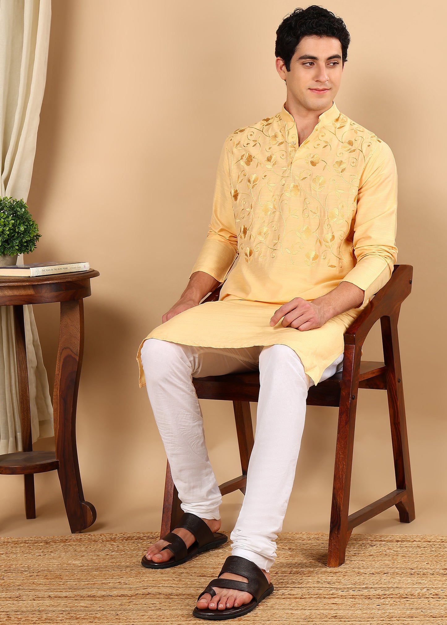 Tattva Men Embroidered Short Casual Kurta