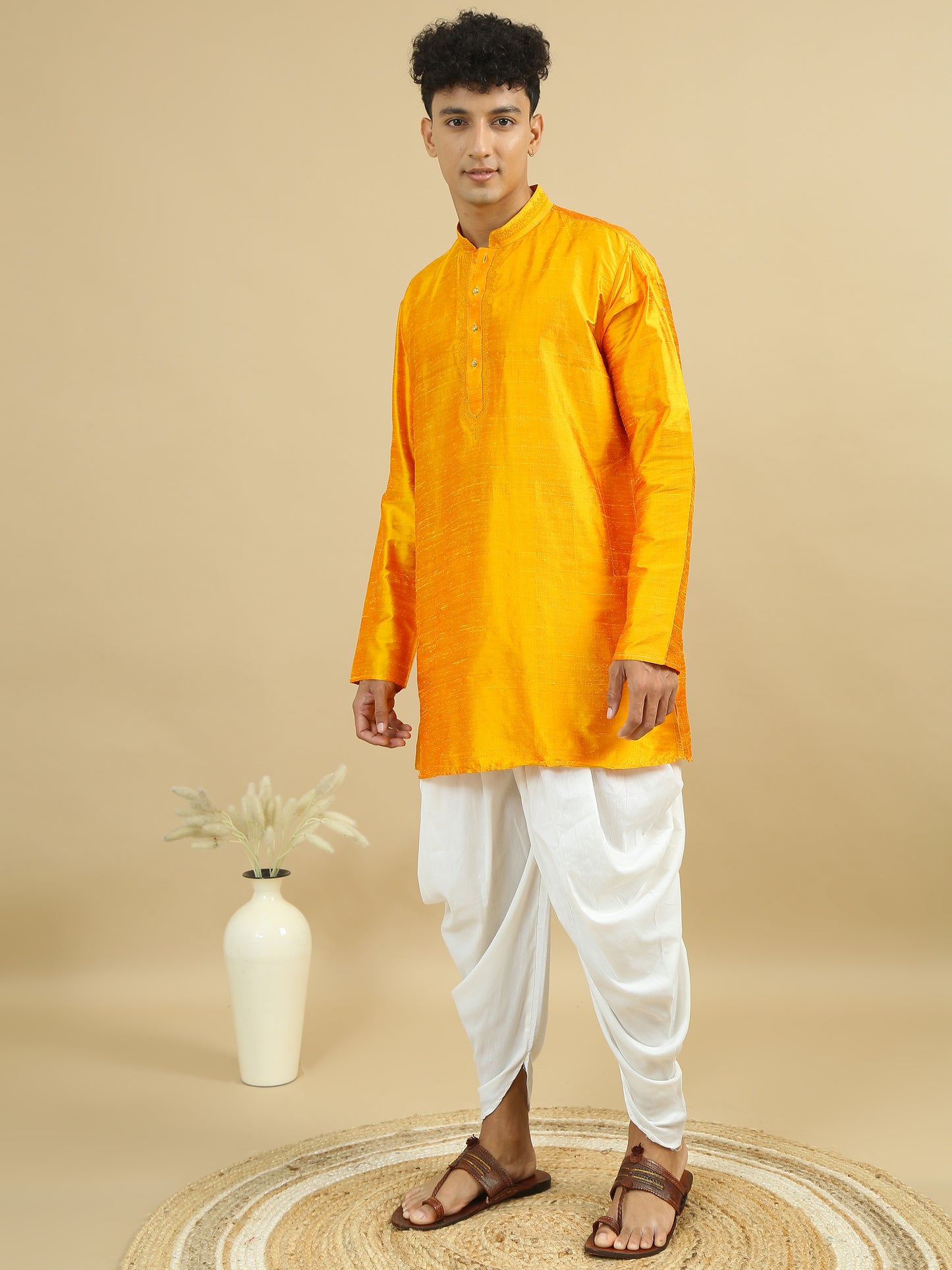 Tattva  Men Applique Dupion Silk Straight Kurta