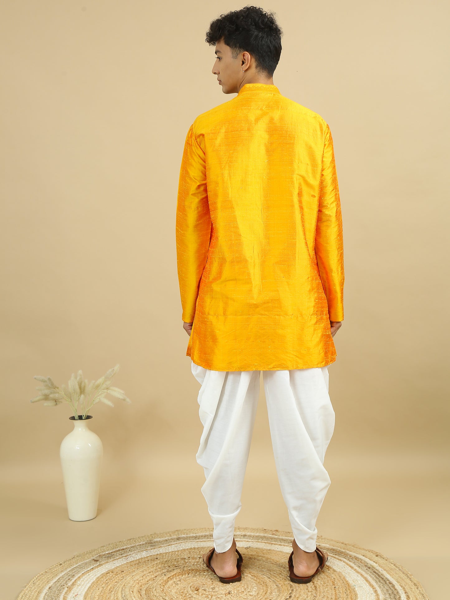 Tattva  Men Applique Dupion Silk Straight Kurta