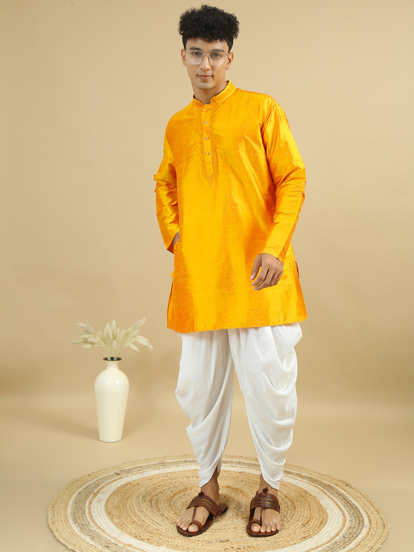 Tattva  Men Applique Dupion Silk Straight Kurta