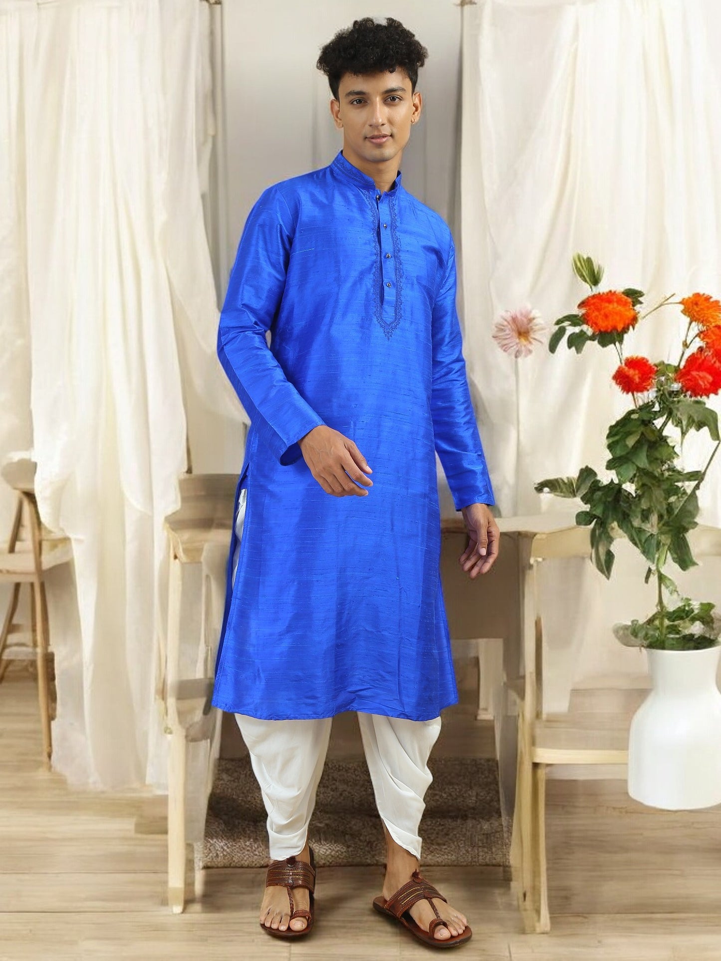 Tattva  Men Applique Dupion Silk Straight Kurta