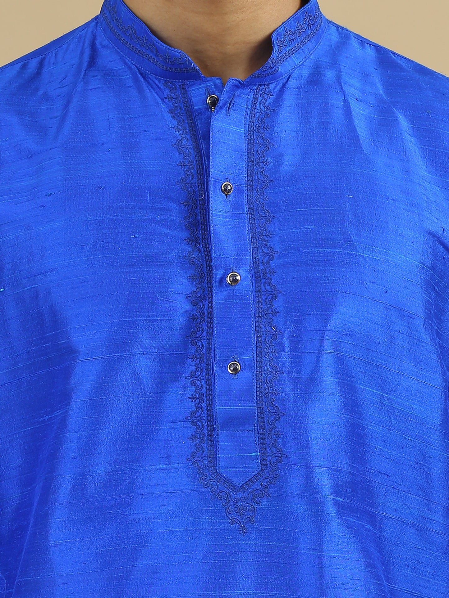 Tattva  Men Applique Dupion Silk Straight Kurta