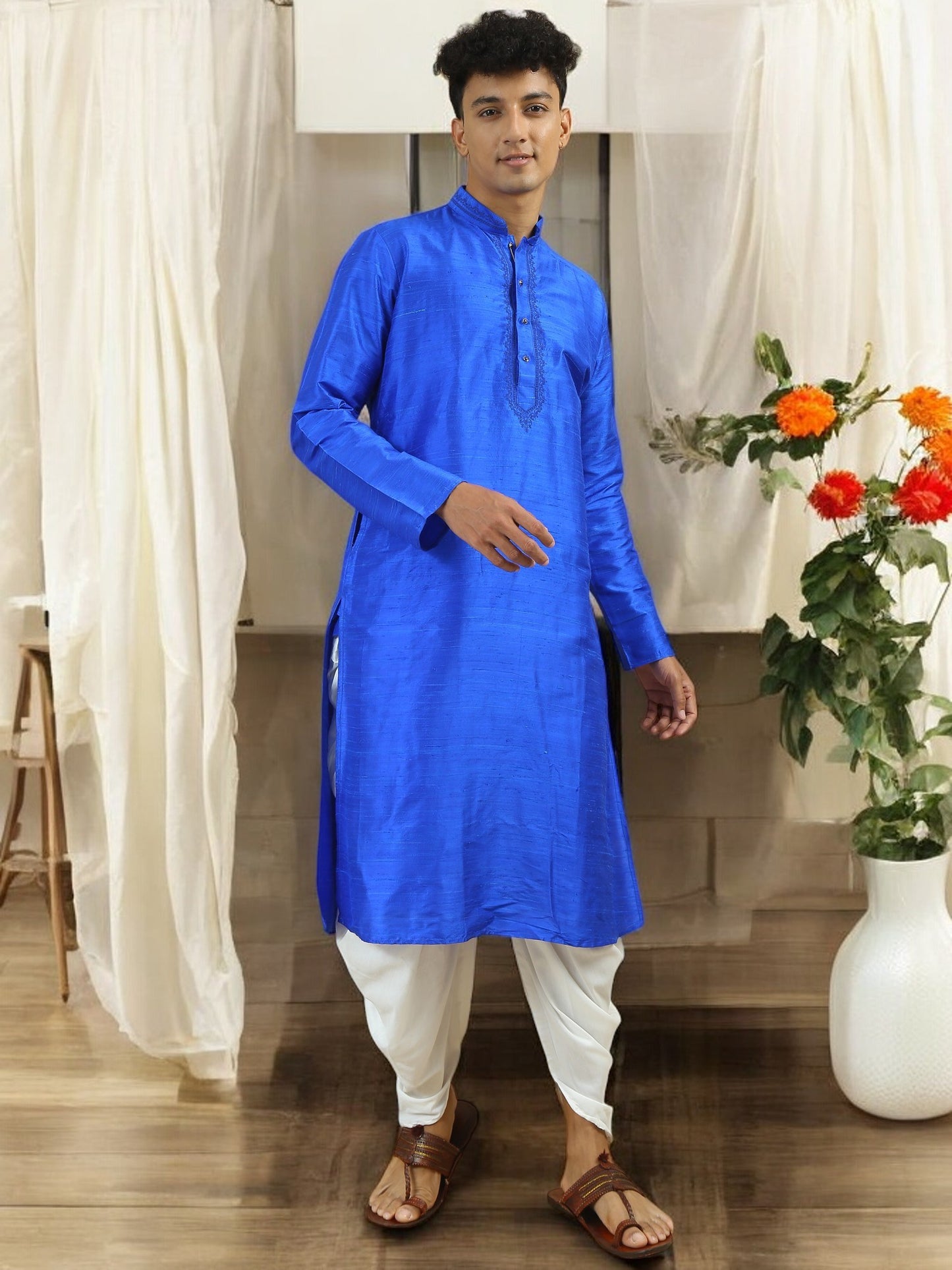 Tattva  Men Applique Dupion Silk Straight Kurta