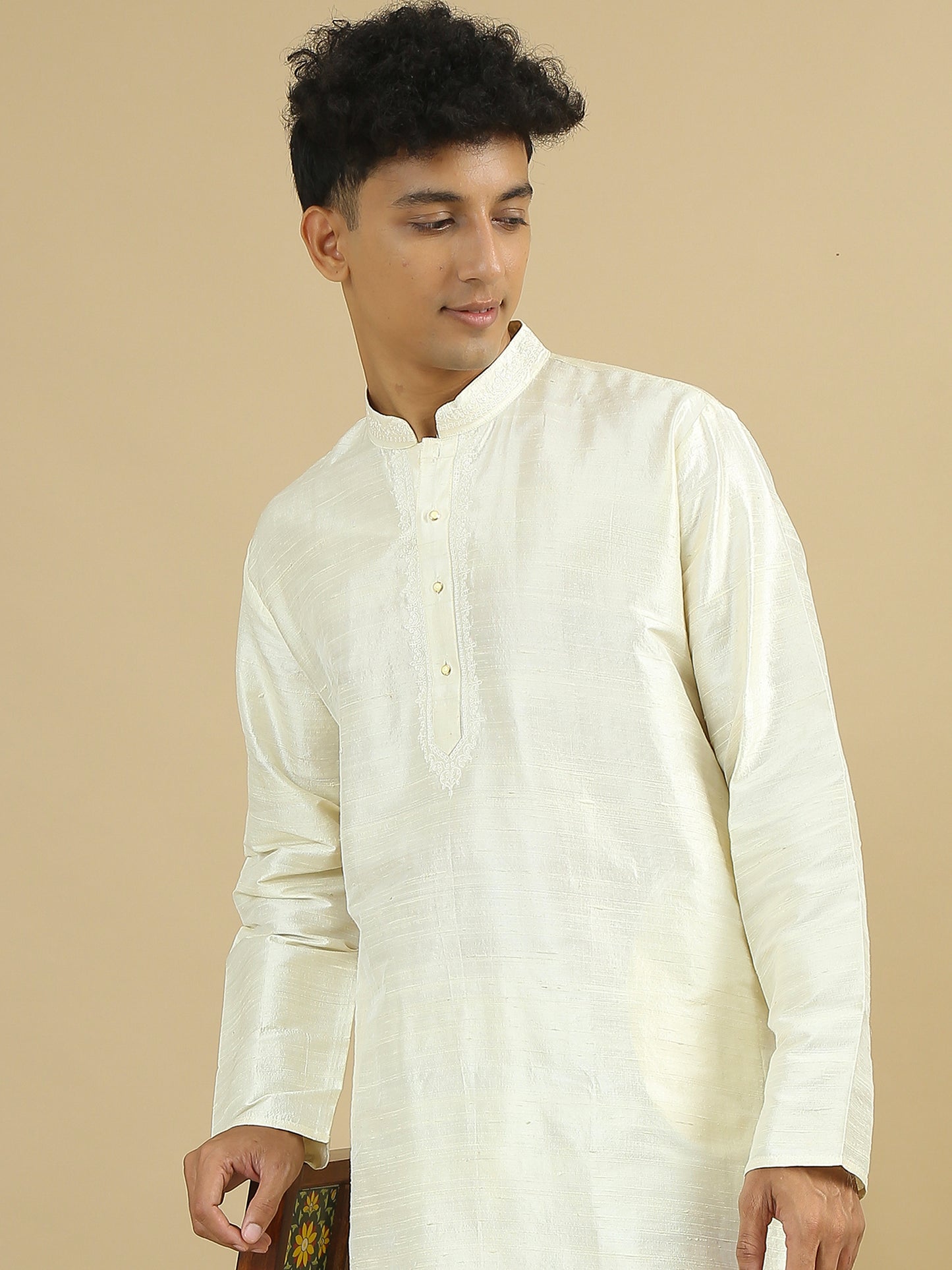 Tattva  Men Applique Dupion Silk Straight Kurta