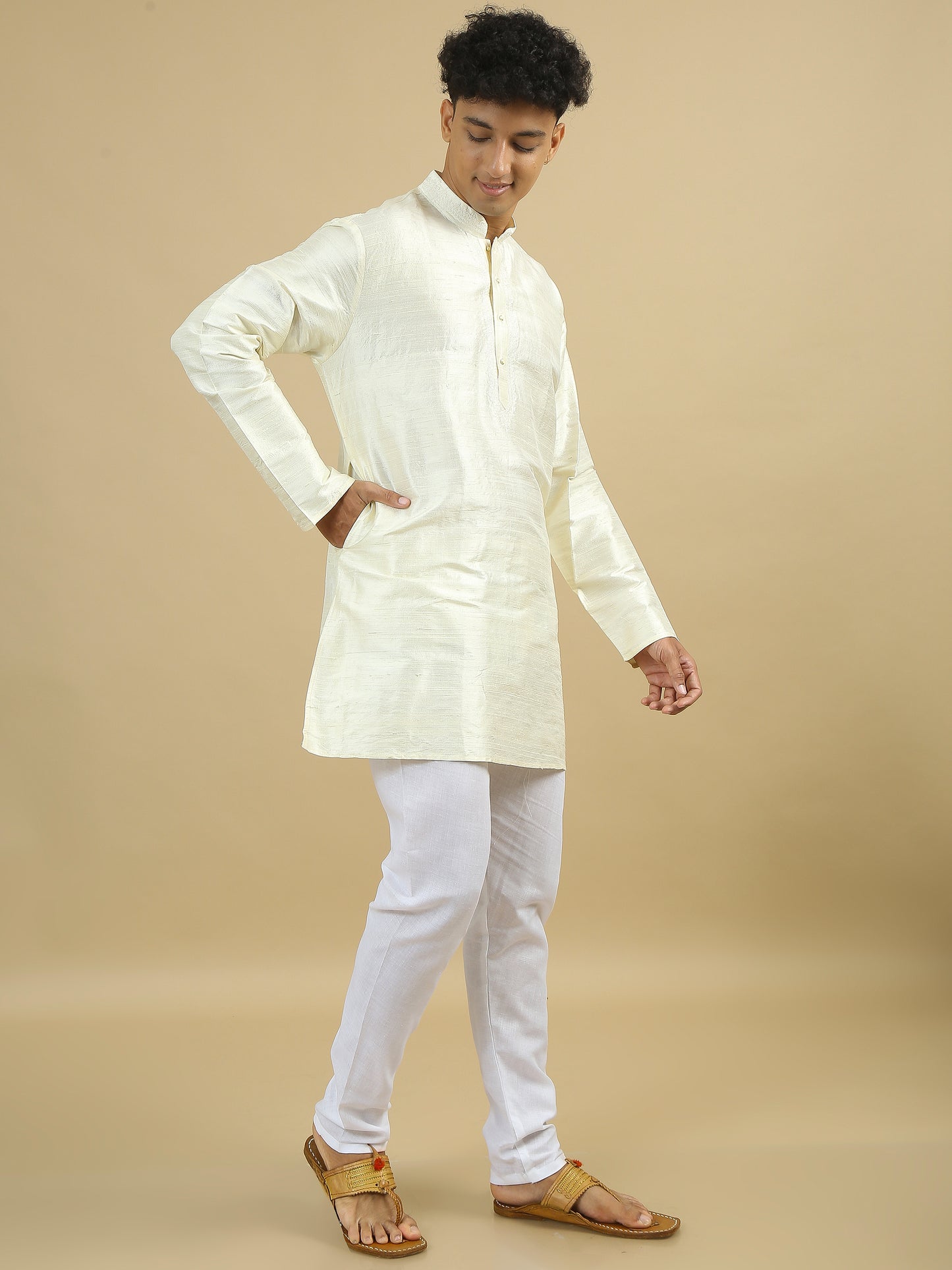 Tattva  Men Applique Dupion Silk Straight Kurta