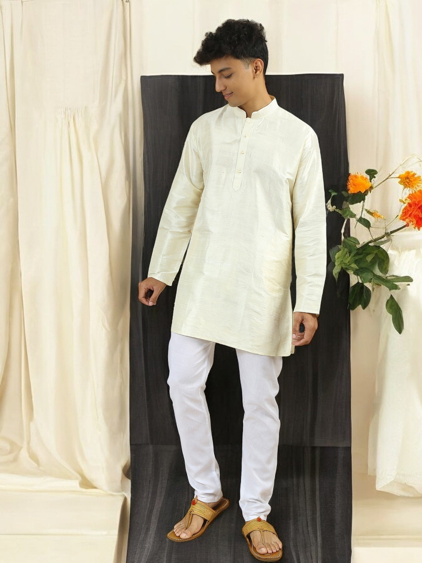 Tattva  Men Applique Dupion Silk Straight Kurta