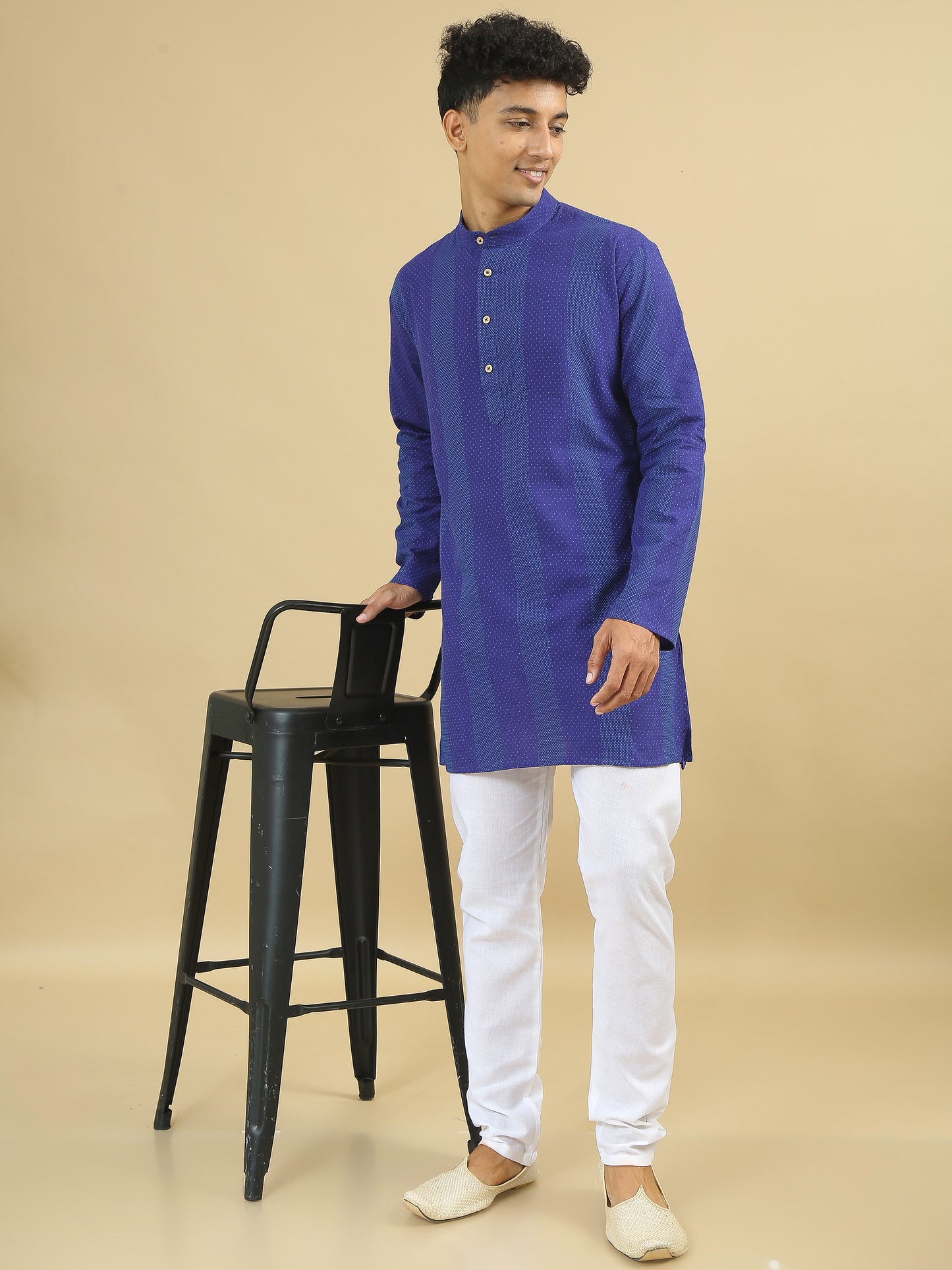 Tattva Blue Geometric Printed Short Kurta