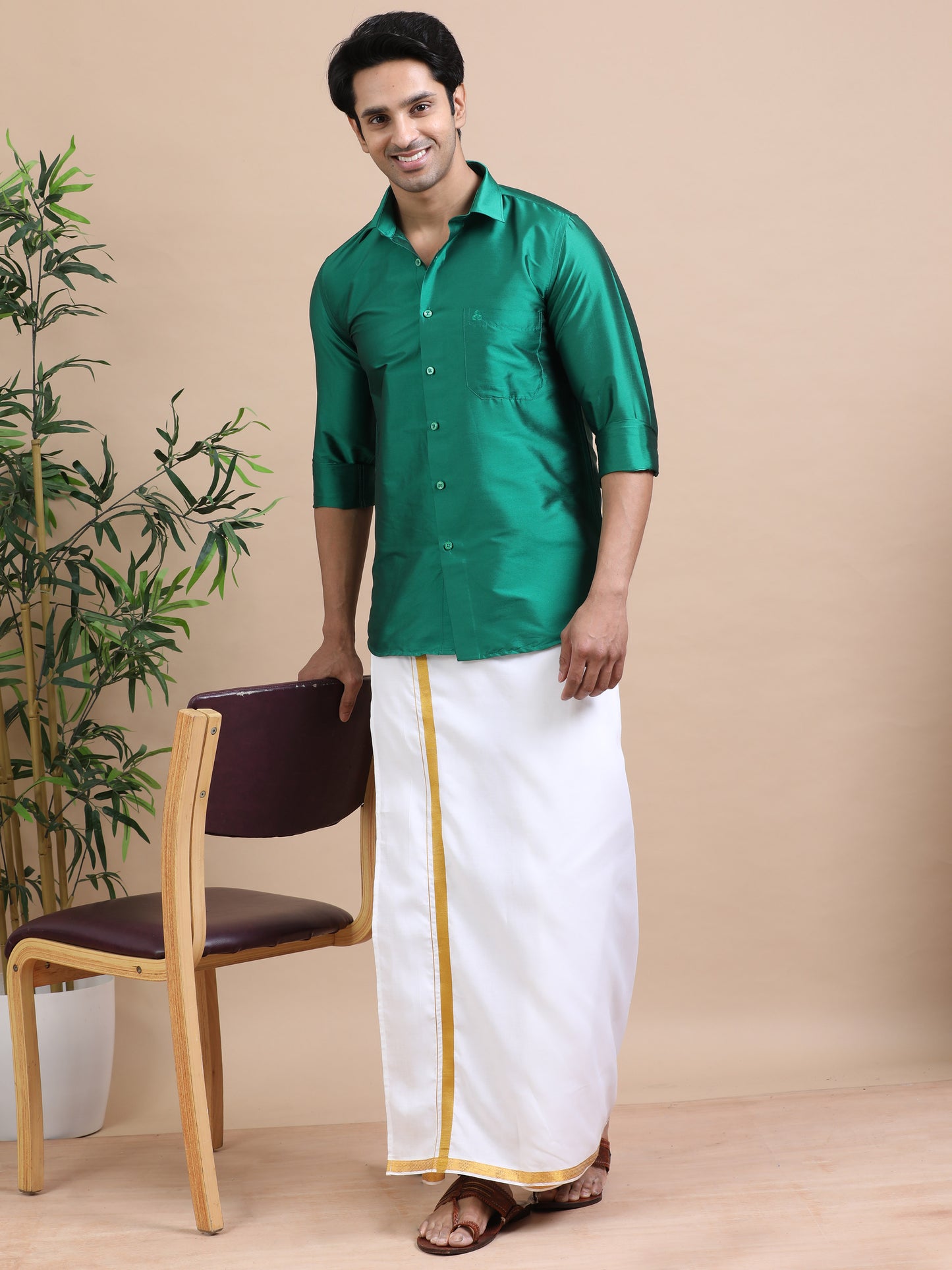 Tattva Men Green Toned Art silk Casual Shirt