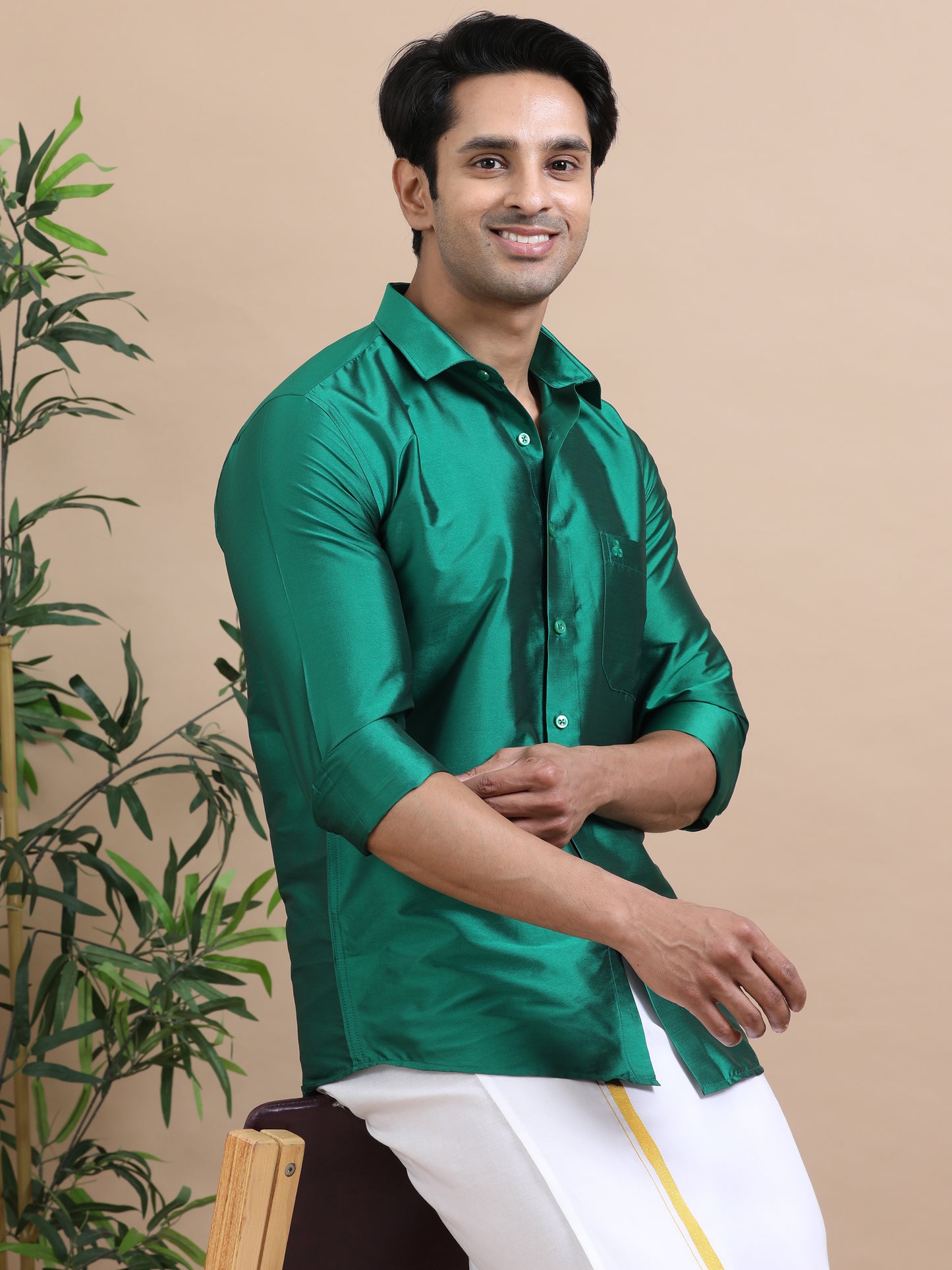 Tattva Men Green Toned Art silk Casual Shirt
