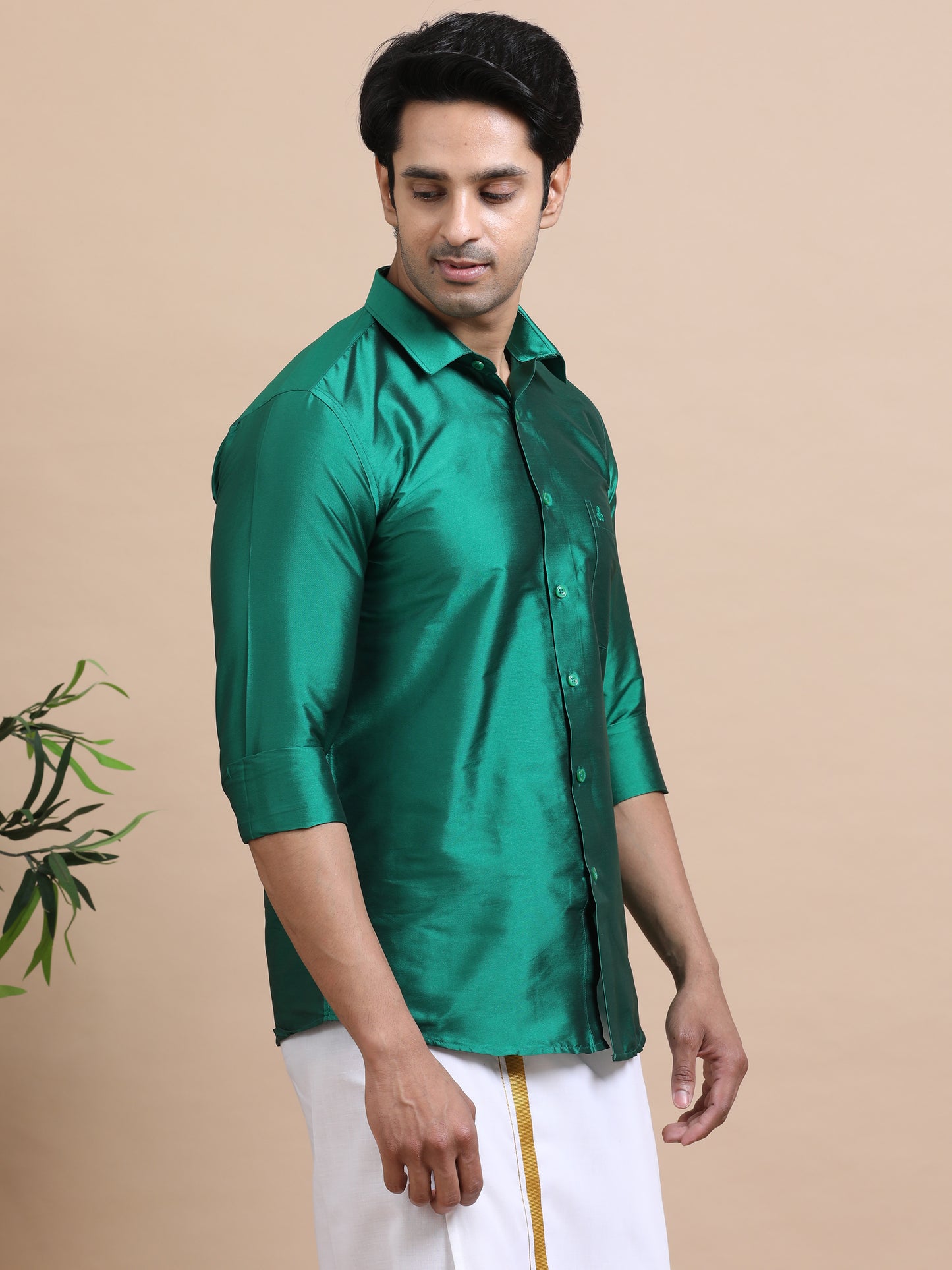 Tattva Men Green Toned Art silk Casual Shirt